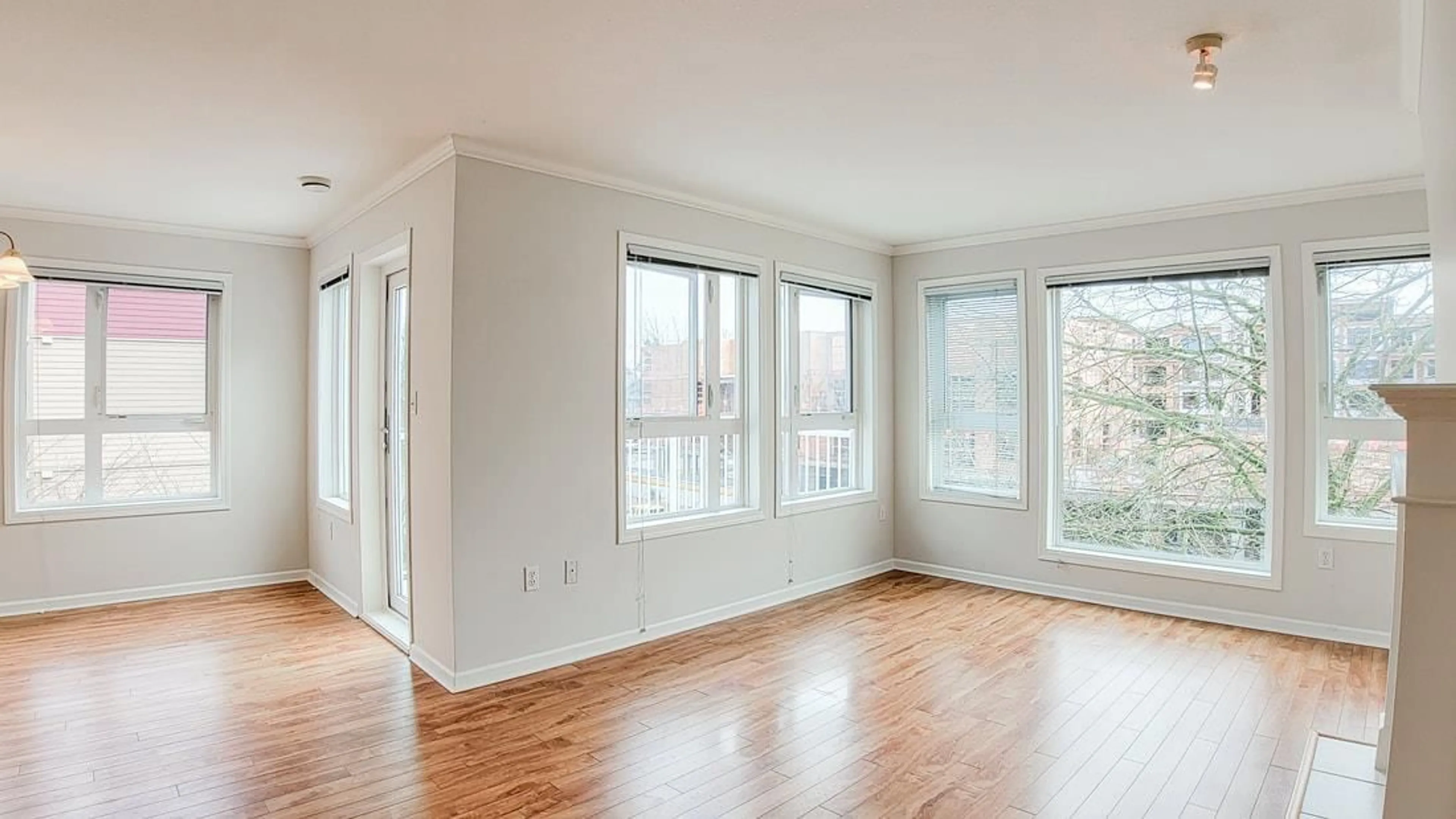 A pic of a room for 302 - 17727 58, Surrey British Columbia V3S1L5