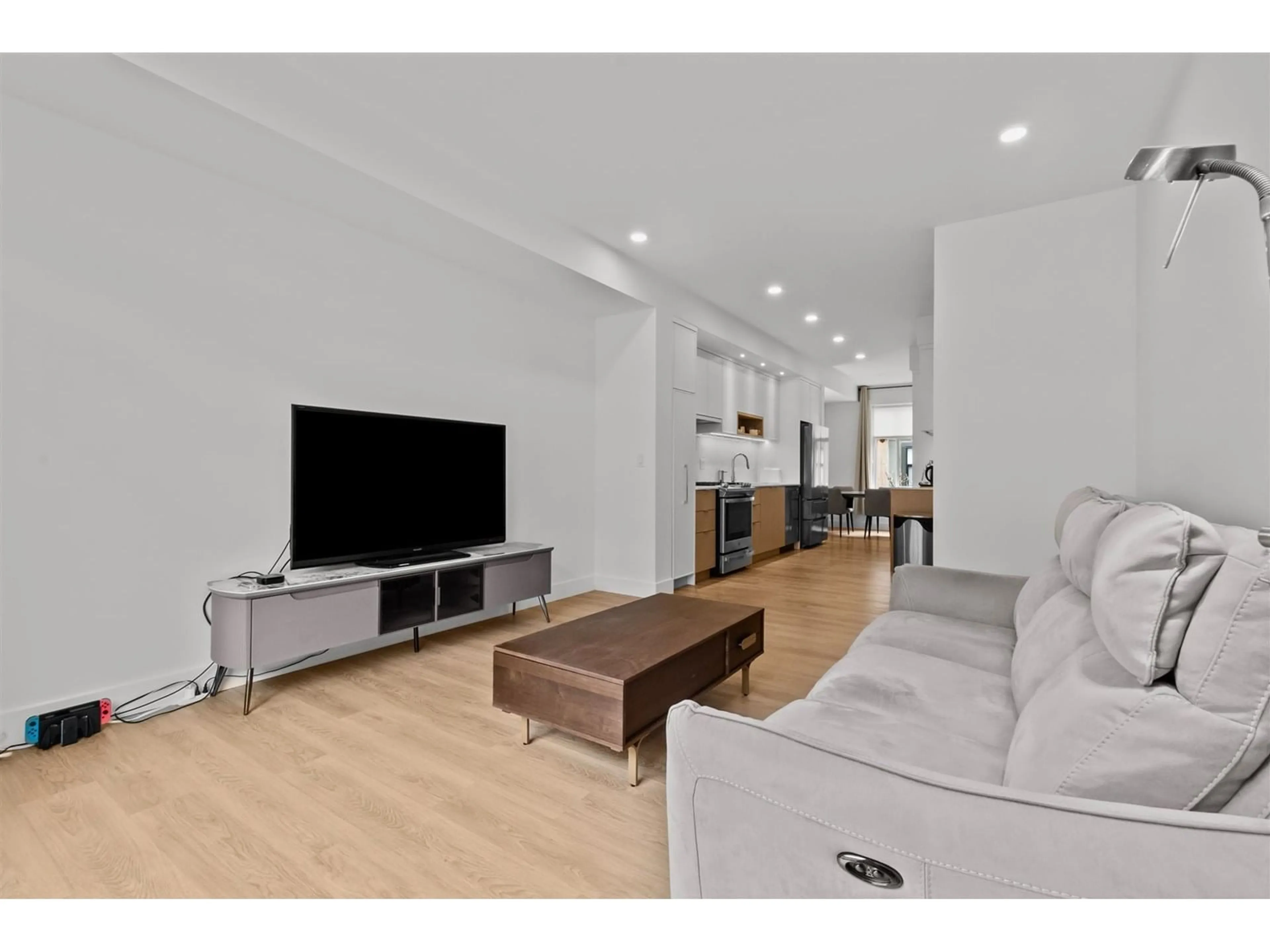 Home theater for 31 - 2350 165, Surrey British Columbia V3Z1J9