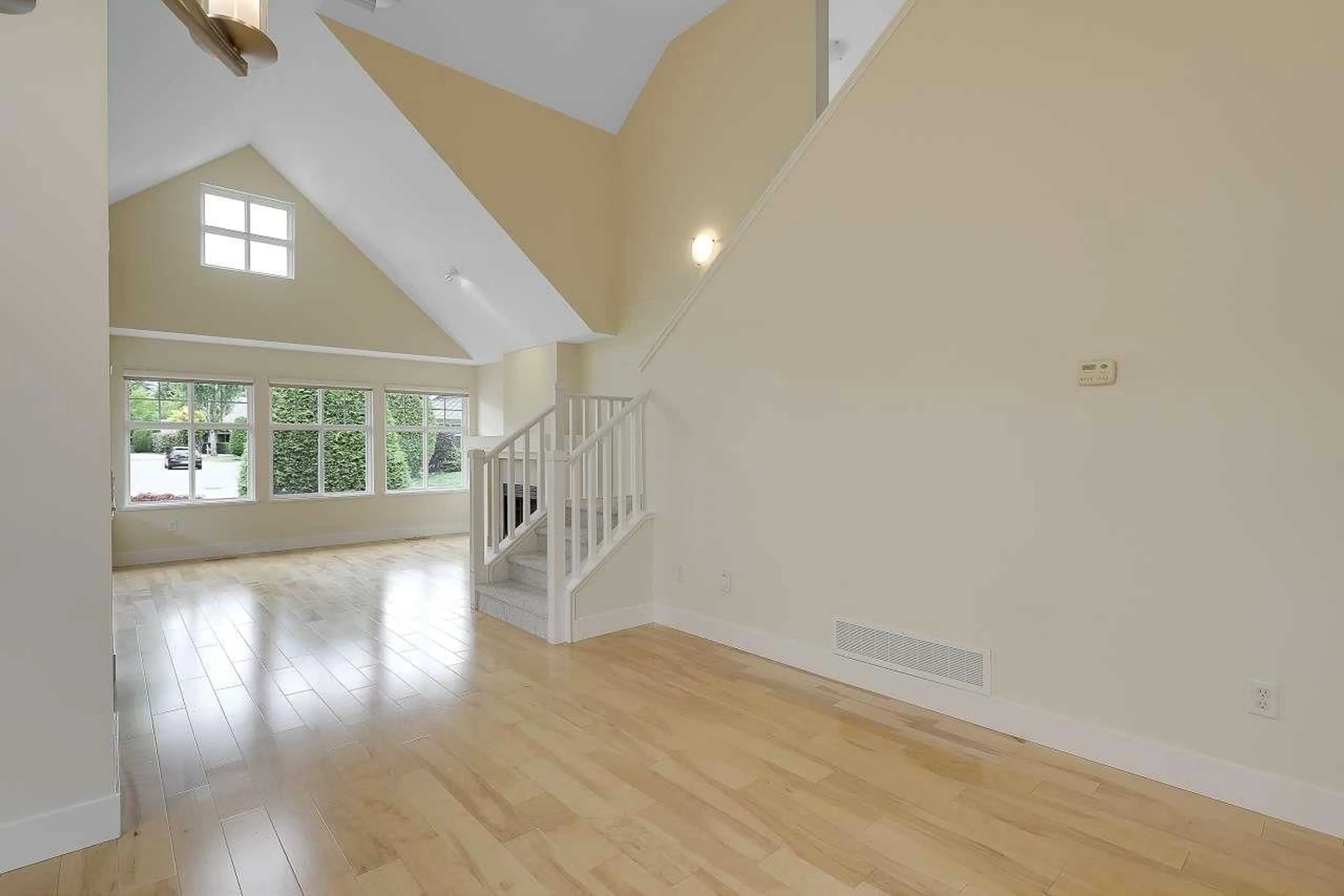 A pic of a room for 19 - 15450 ROSEMARY HEIGHTS, Surrey British Columbia V3Z0K1