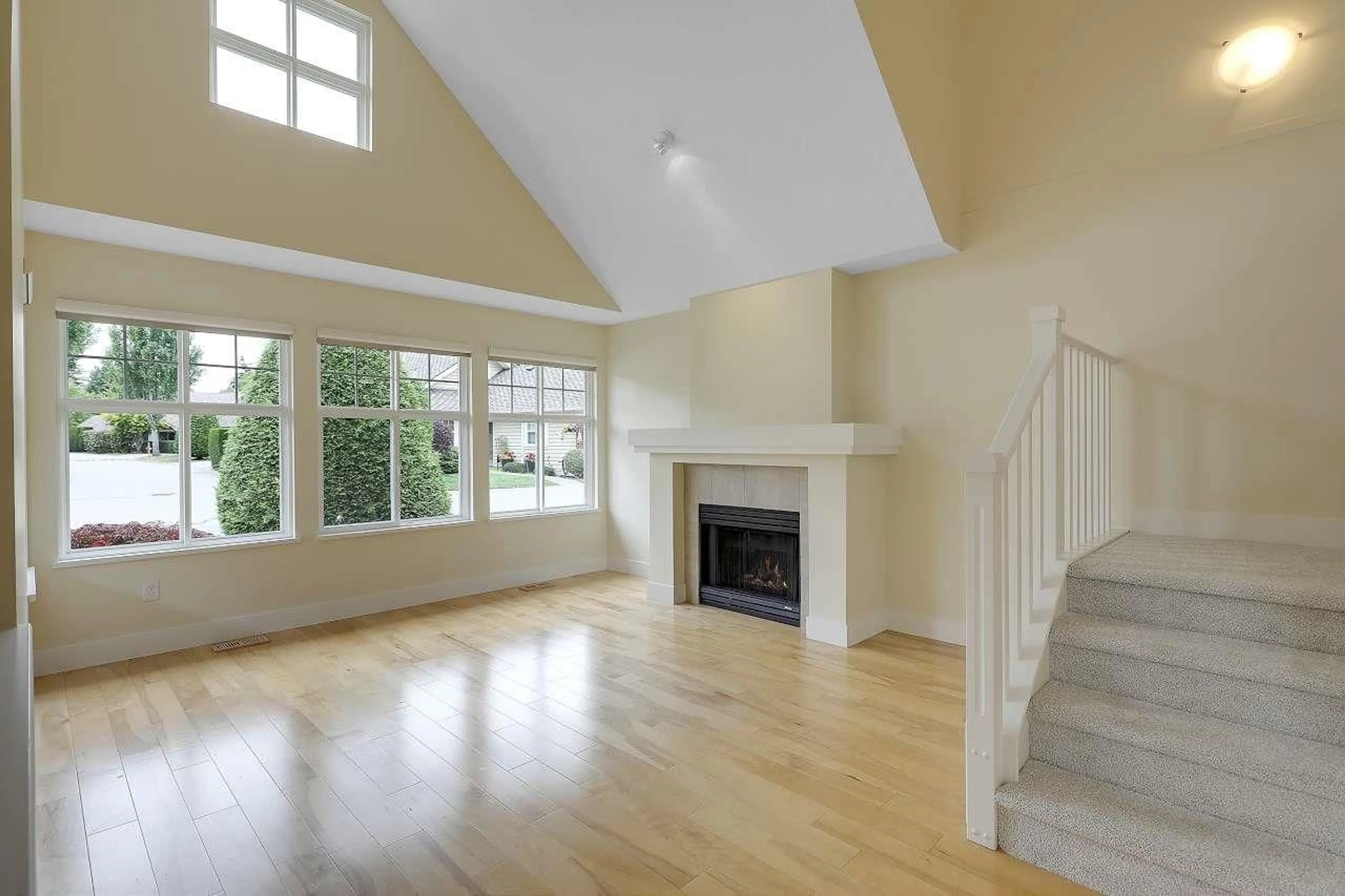Unknown for 19 - 15450 ROSEMARY HEIGHTS, Surrey British Columbia V3Z0K1