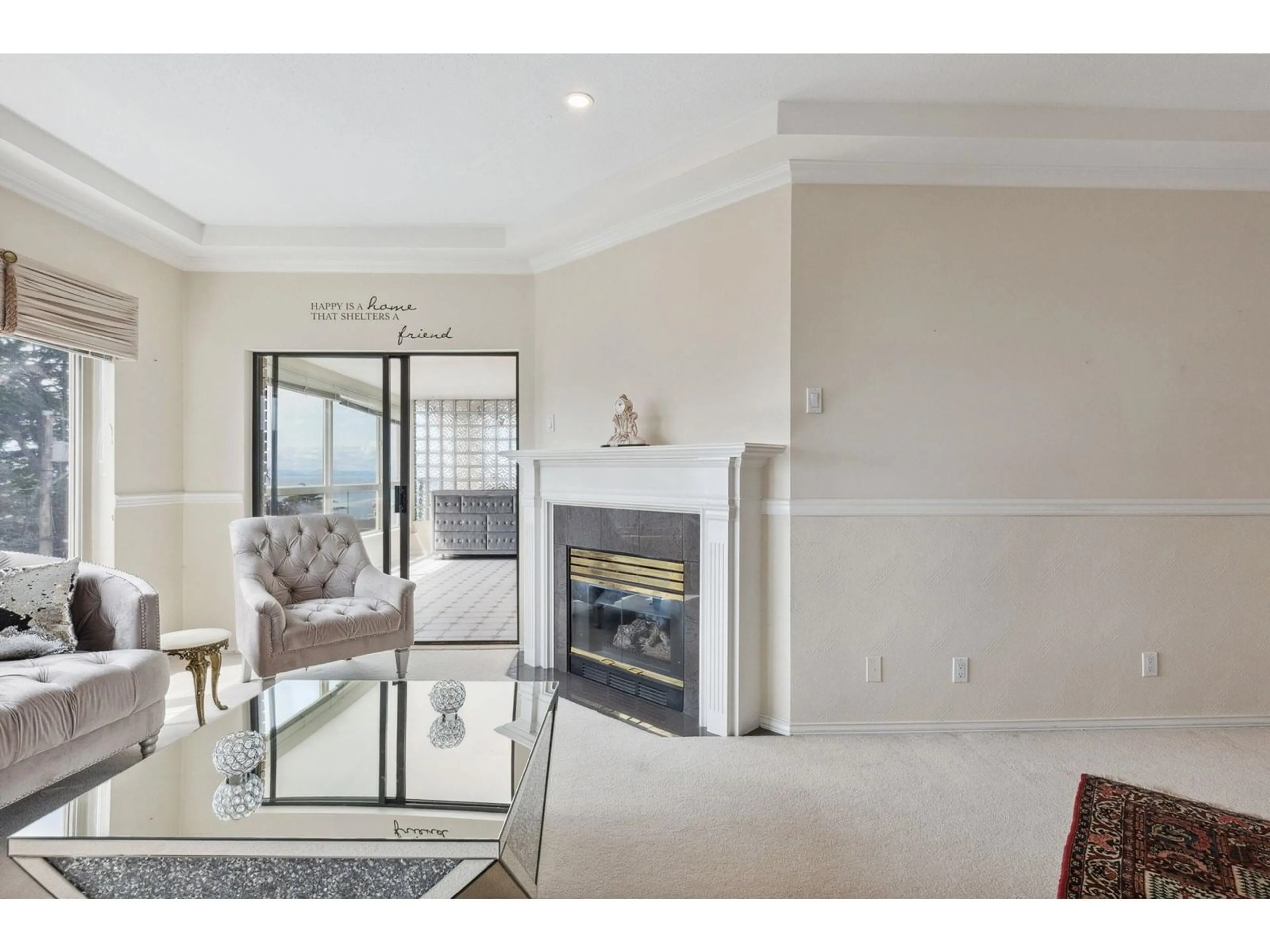Living room with furniture, unknown for 204 - 15176 BUENA VISTA, White Rock British Columbia V4B1Y3