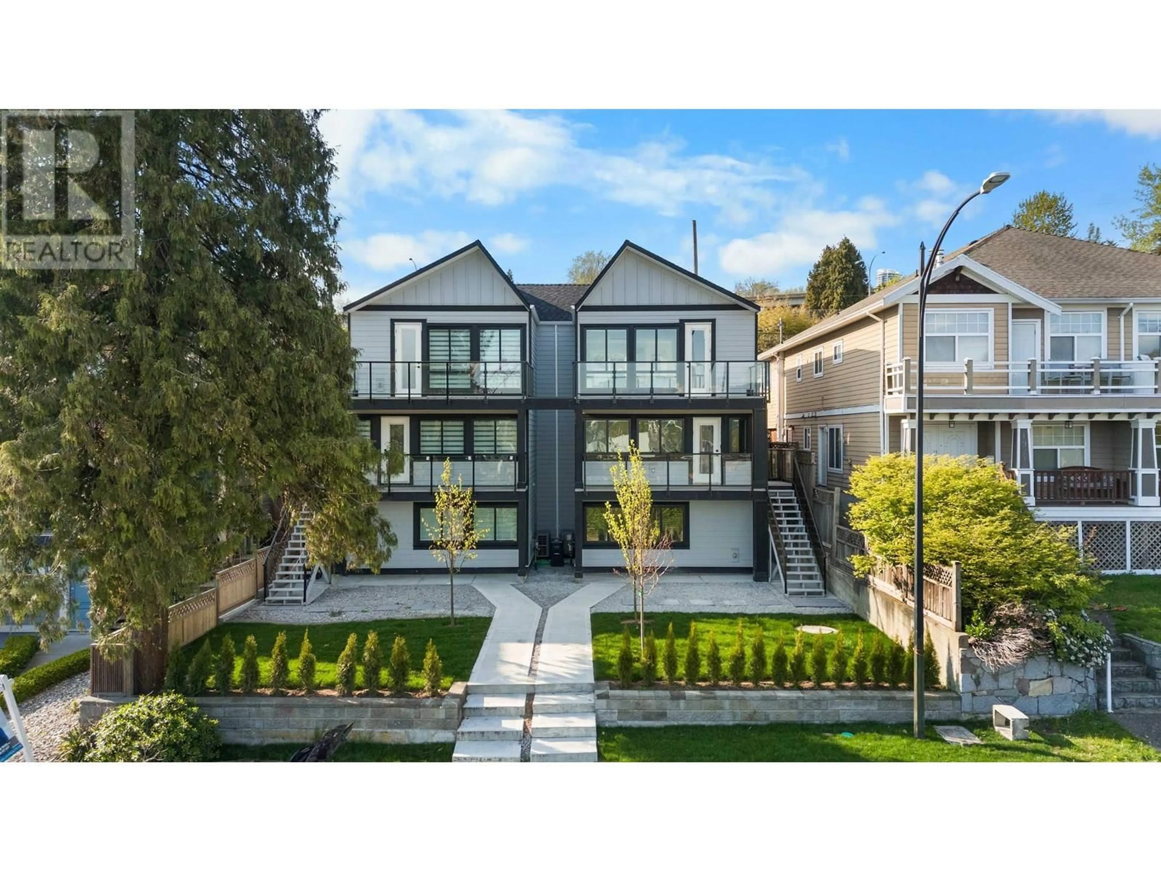 A pic from outside/outdoor area/front of a property/back of a property/a pic from drone, street for 1 - 1923 RIVER DRIVE, New Westminster British Columbia V3M2B1