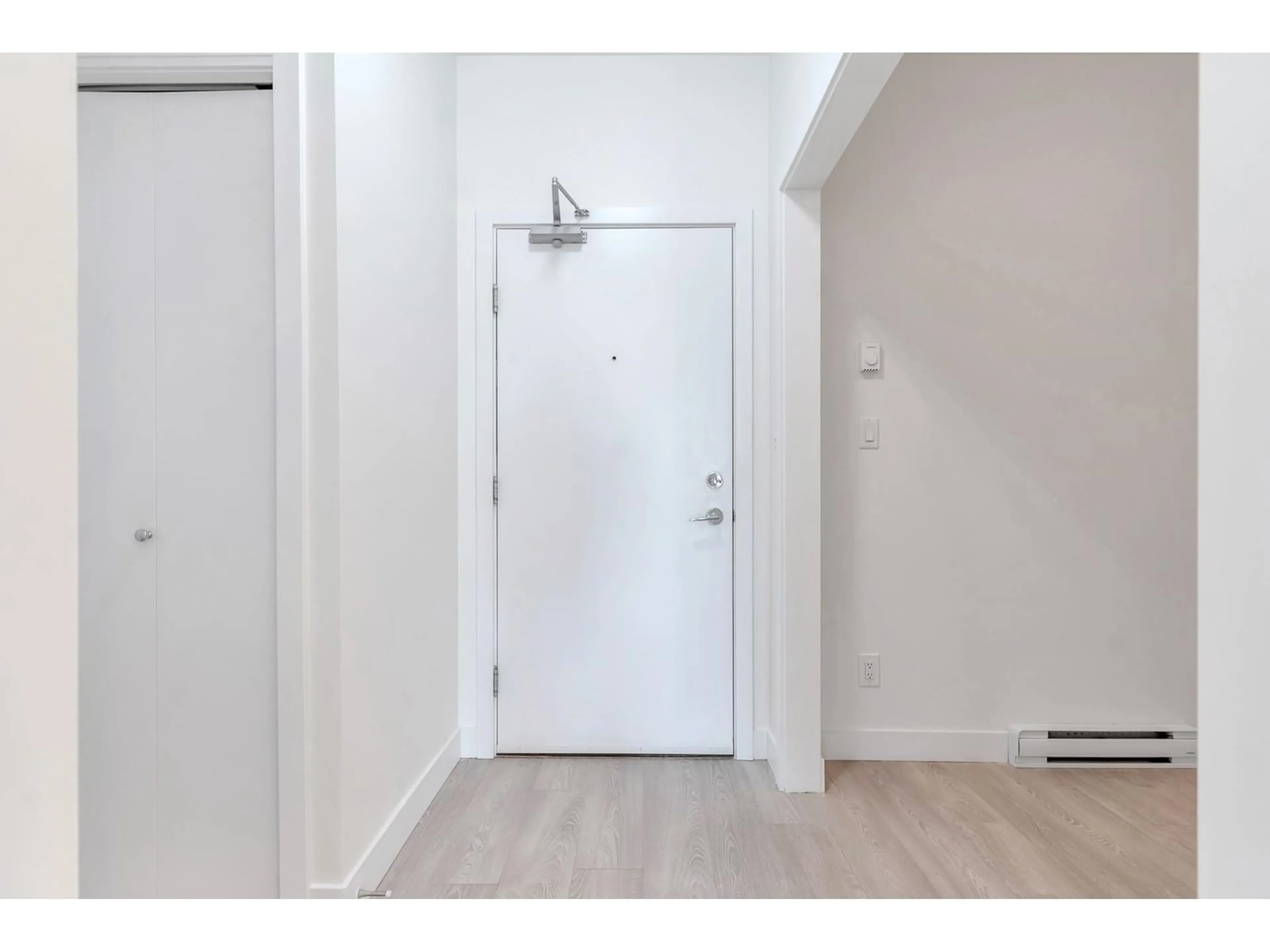 Indoor entryway for 204 - 19567 64, Surrey British Columbia V3S7H8