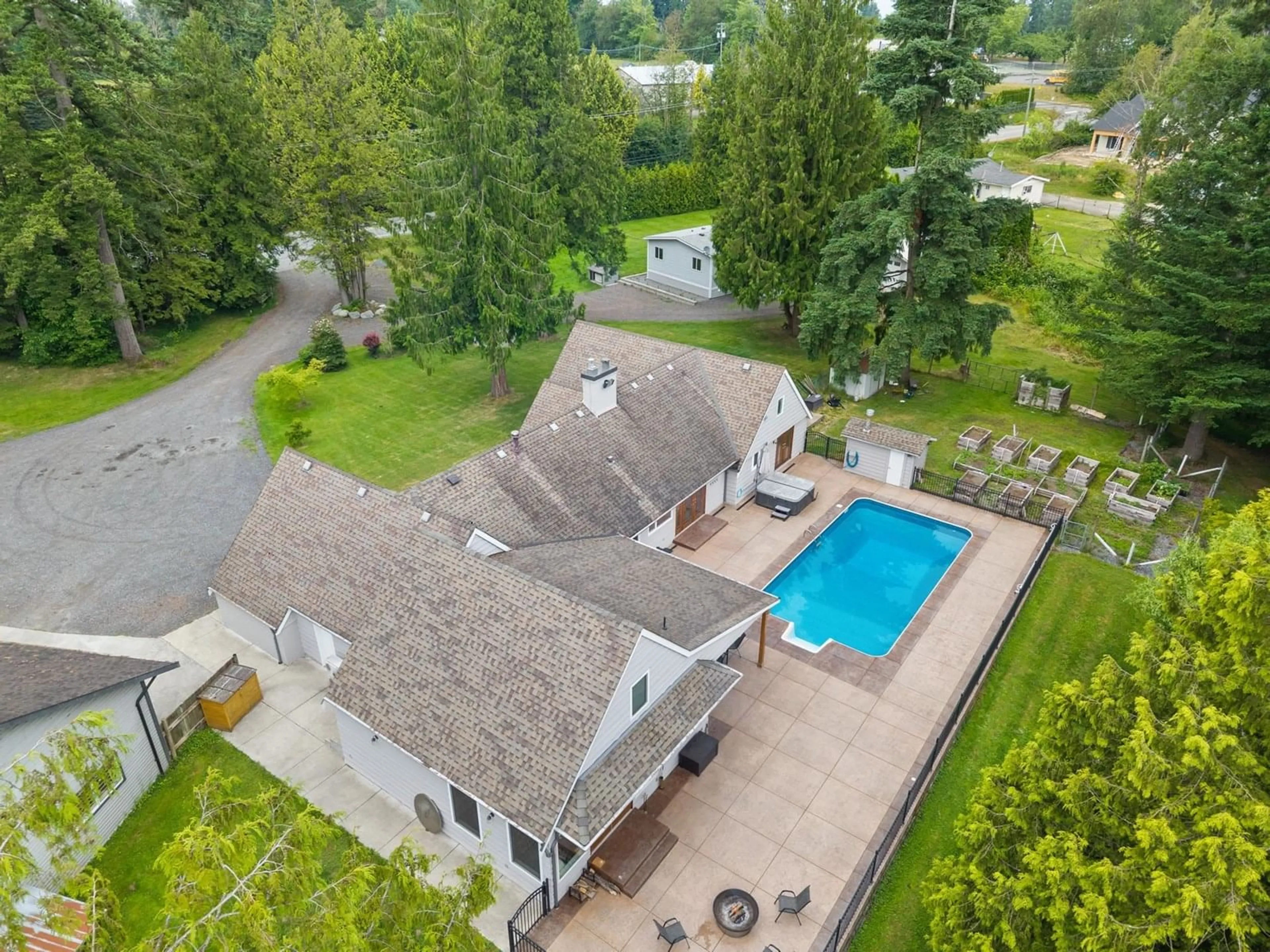 A pic from outside/outdoor area/front of a property/back of a property/a pic from drone, unknown for 6124 264, Langley British Columbia V4W1P4