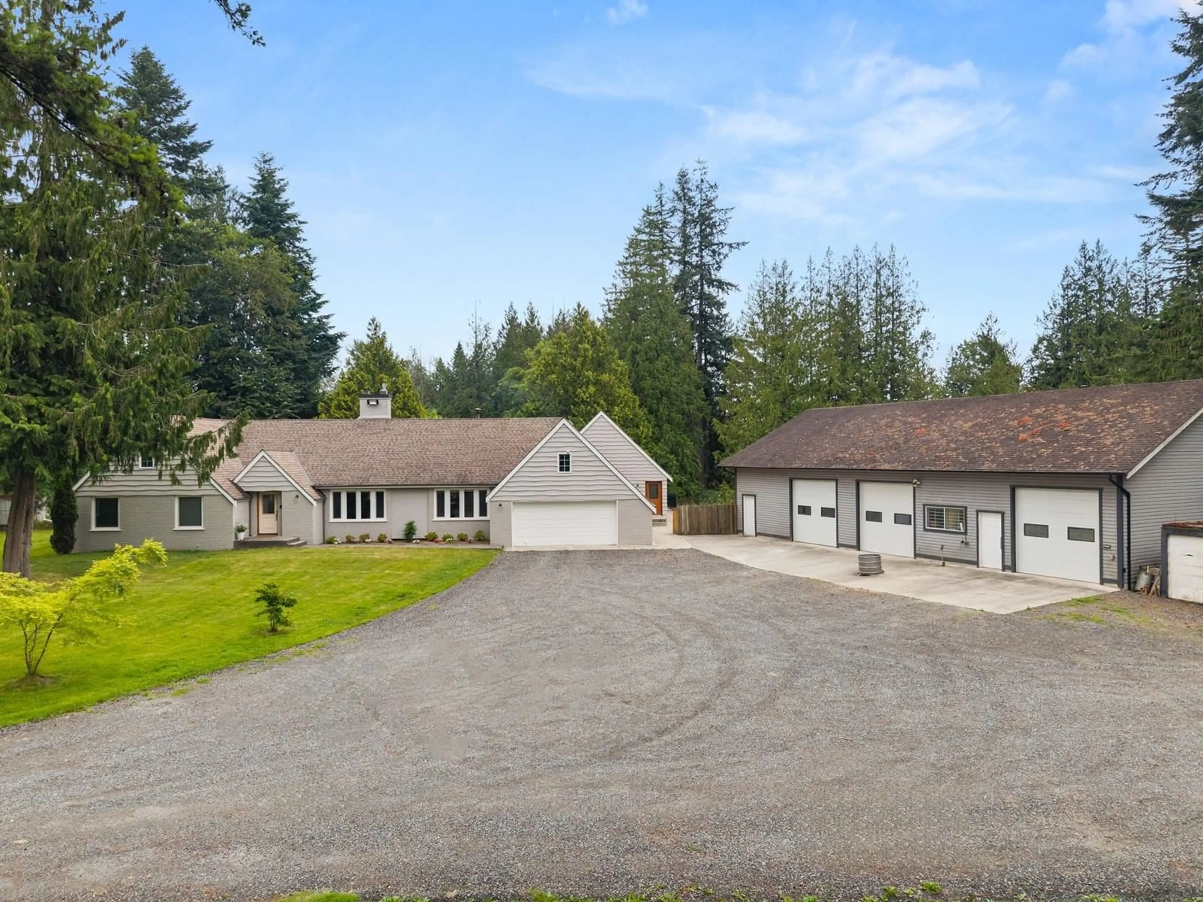 A pic from outside/outdoor area/front of a property/back of a property/a pic from drone, unknown for 6124 264, Langley British Columbia V4W1P4
