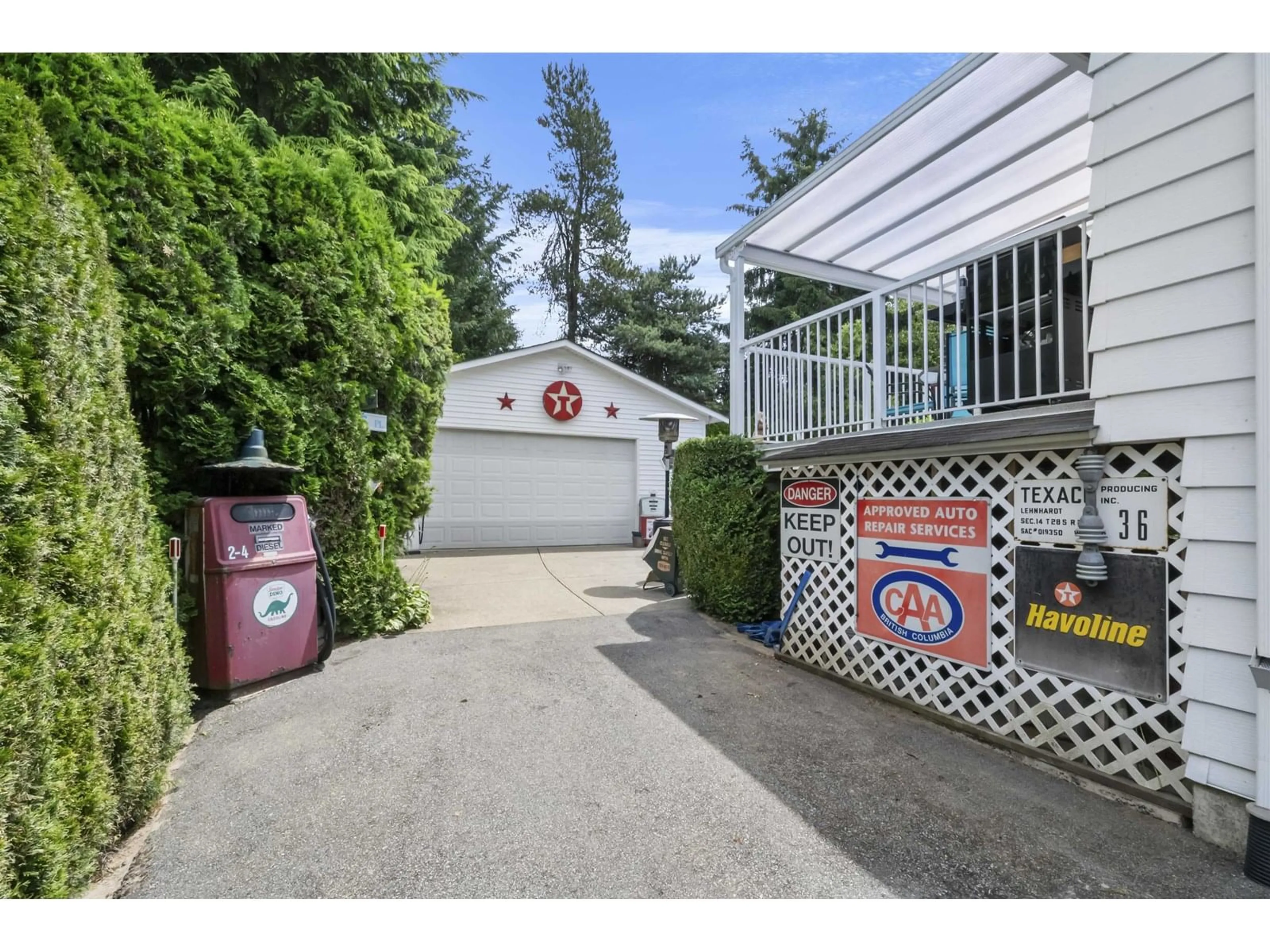 Unknown for 4680 202, Langley British Columbia V3A5J3