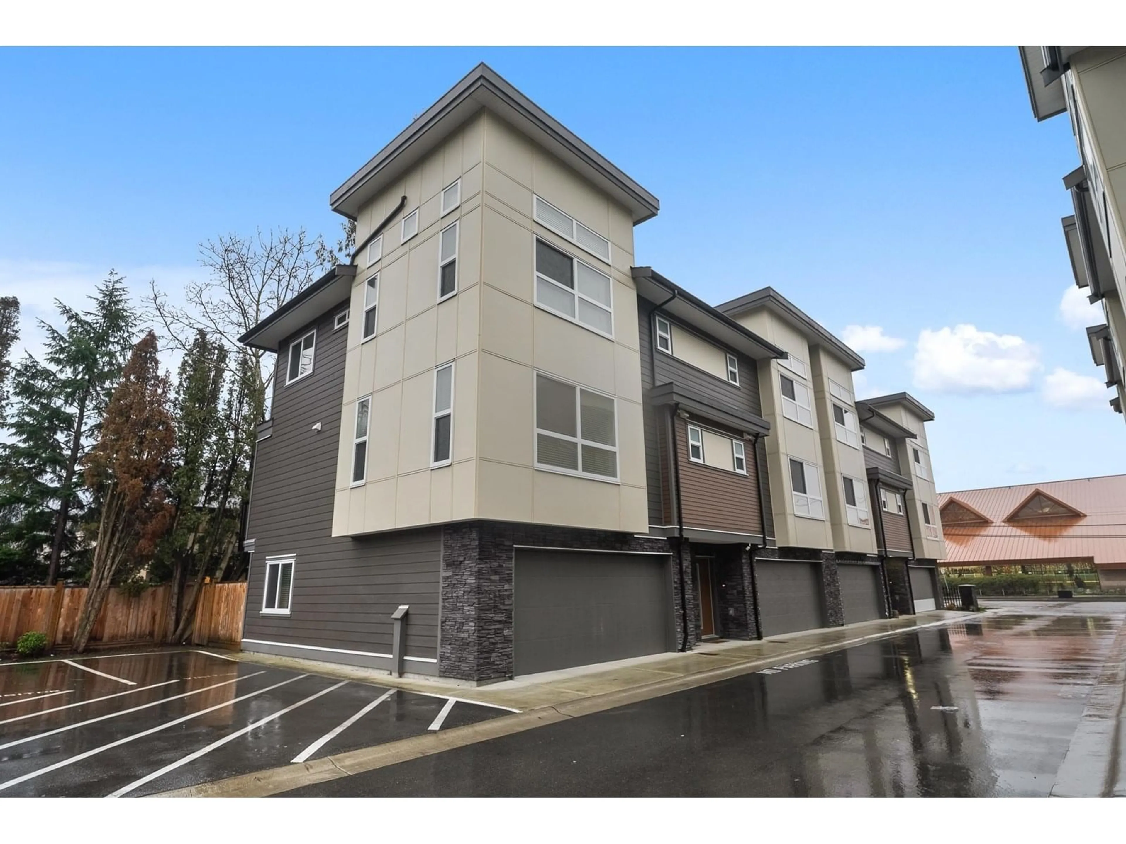 Unknown for 4 - 34703 OLD YALE, Abbotsford British Columbia V3G1C2
