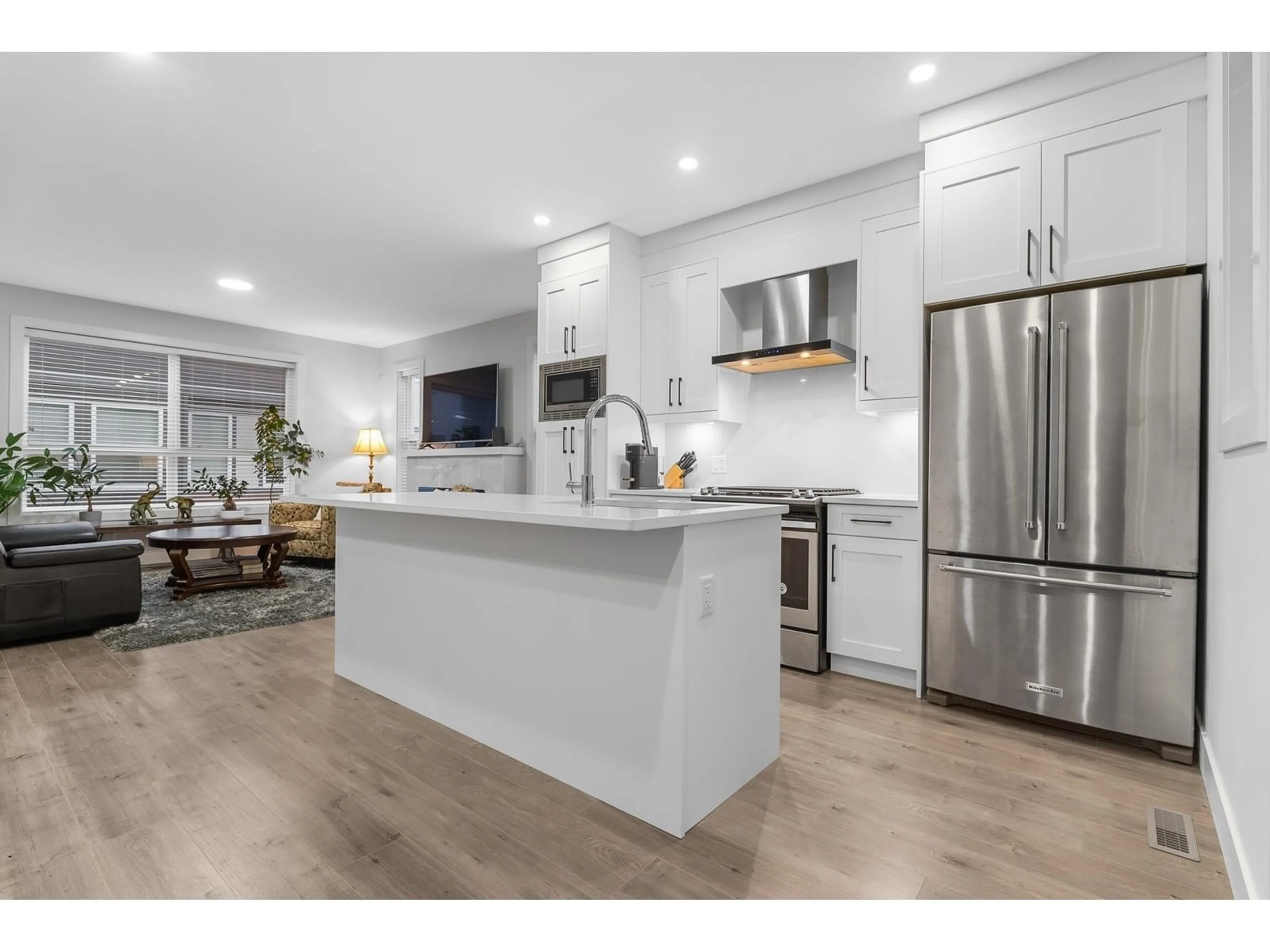Open concept kitchen, unknown for 4 - 34703 OLD YALE, Abbotsford British Columbia V3G1C2