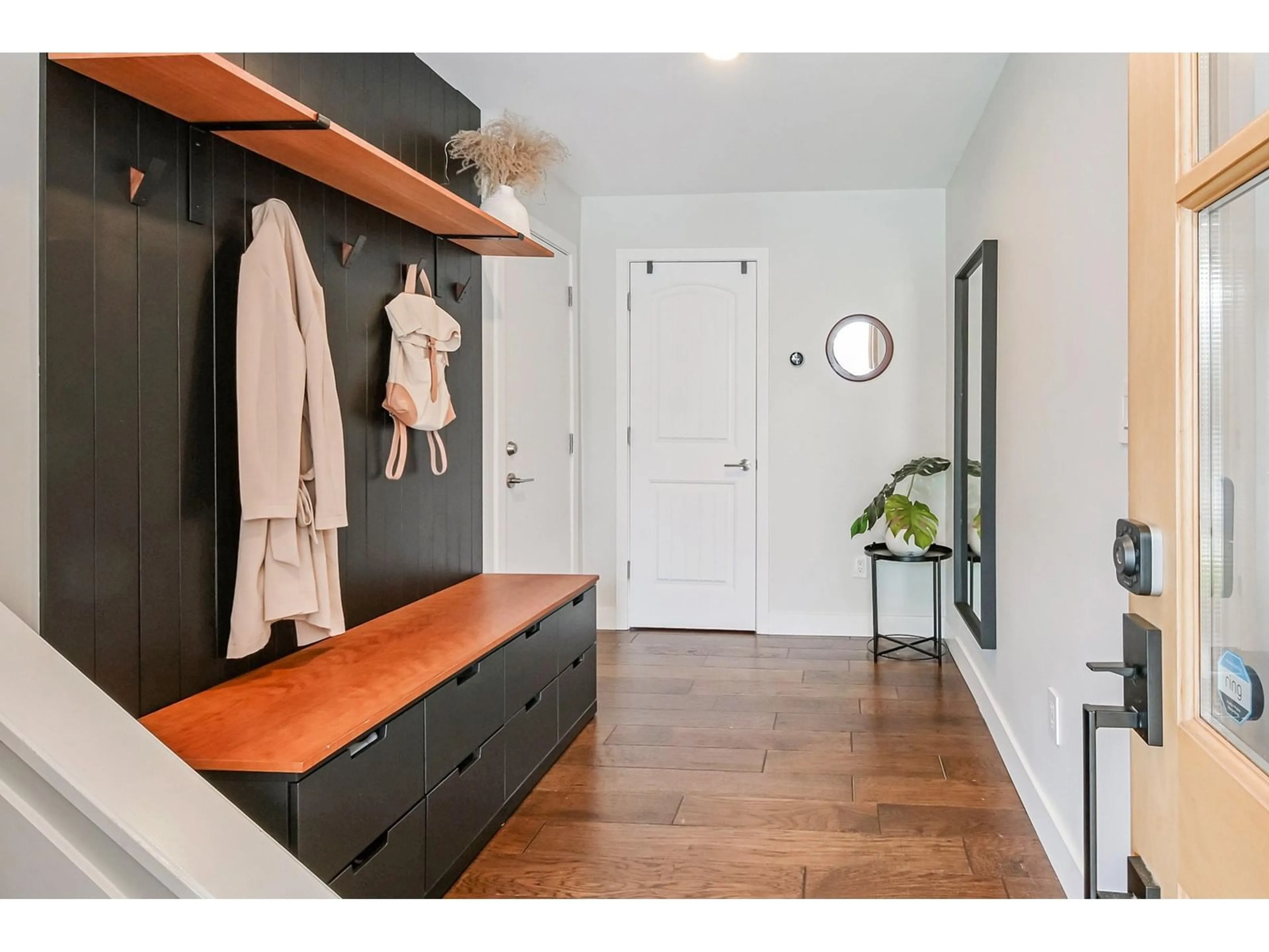 Indoor entryway for 21236 94A, Langley British Columbia V1M1M6