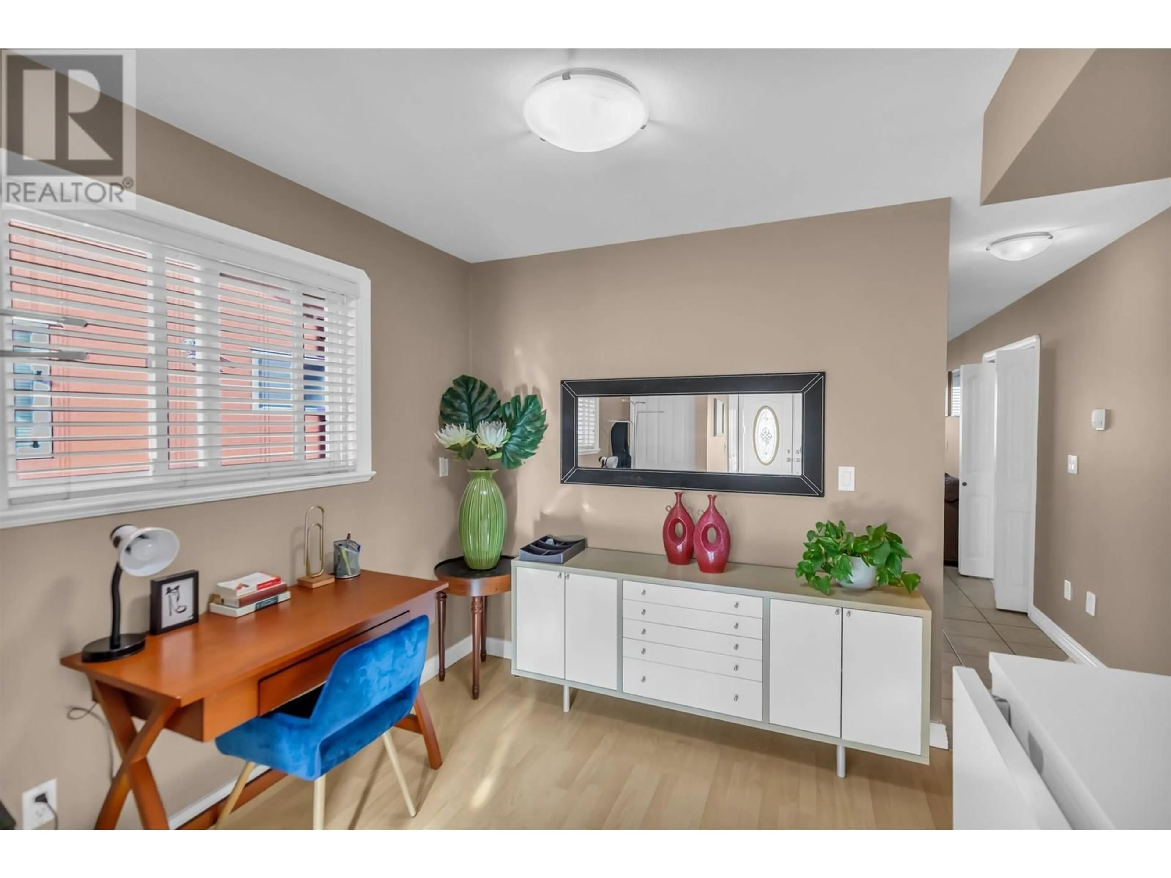 A pic of a room for 4465 CAMBRIDGE STREET, Burnaby British Columbia V5C1H6