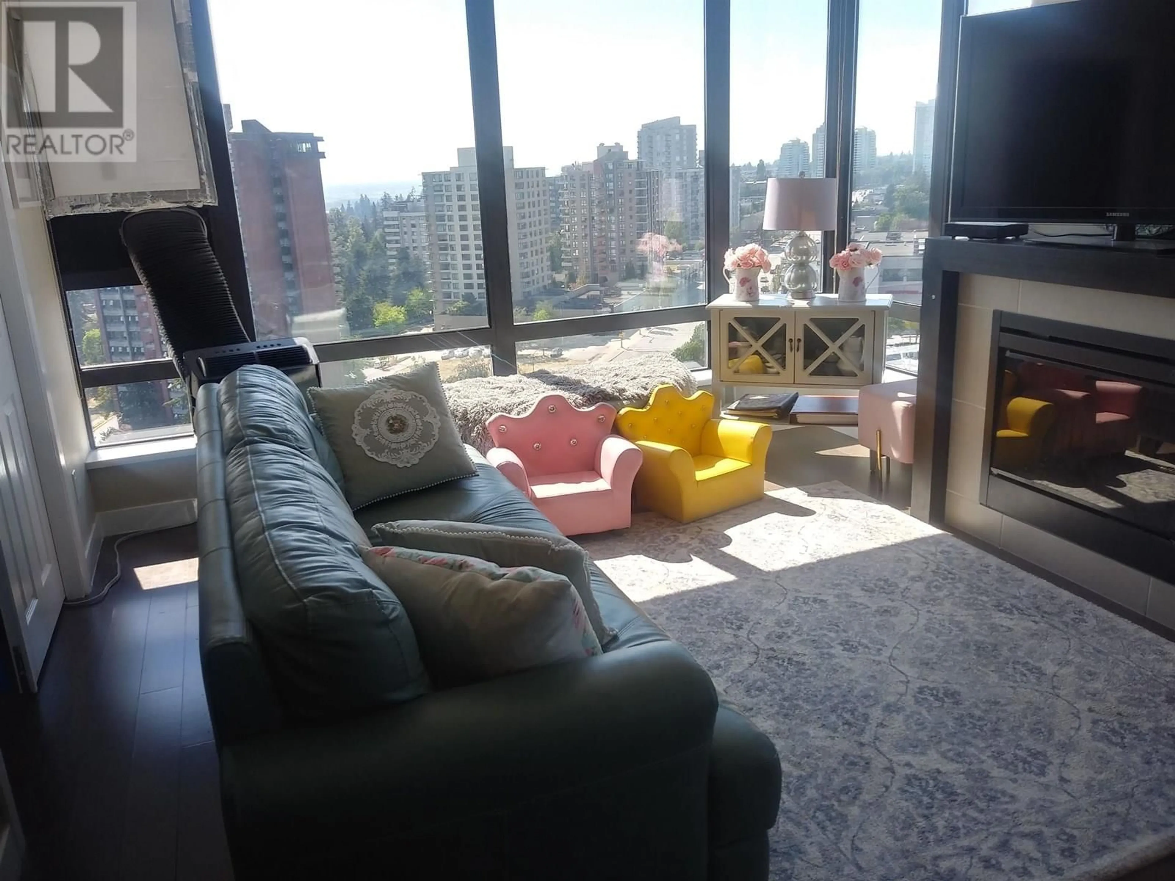 Living room with furniture, unknown for 2207 - 7328 ARCOLA STREET, Burnaby British Columbia V5E0A7