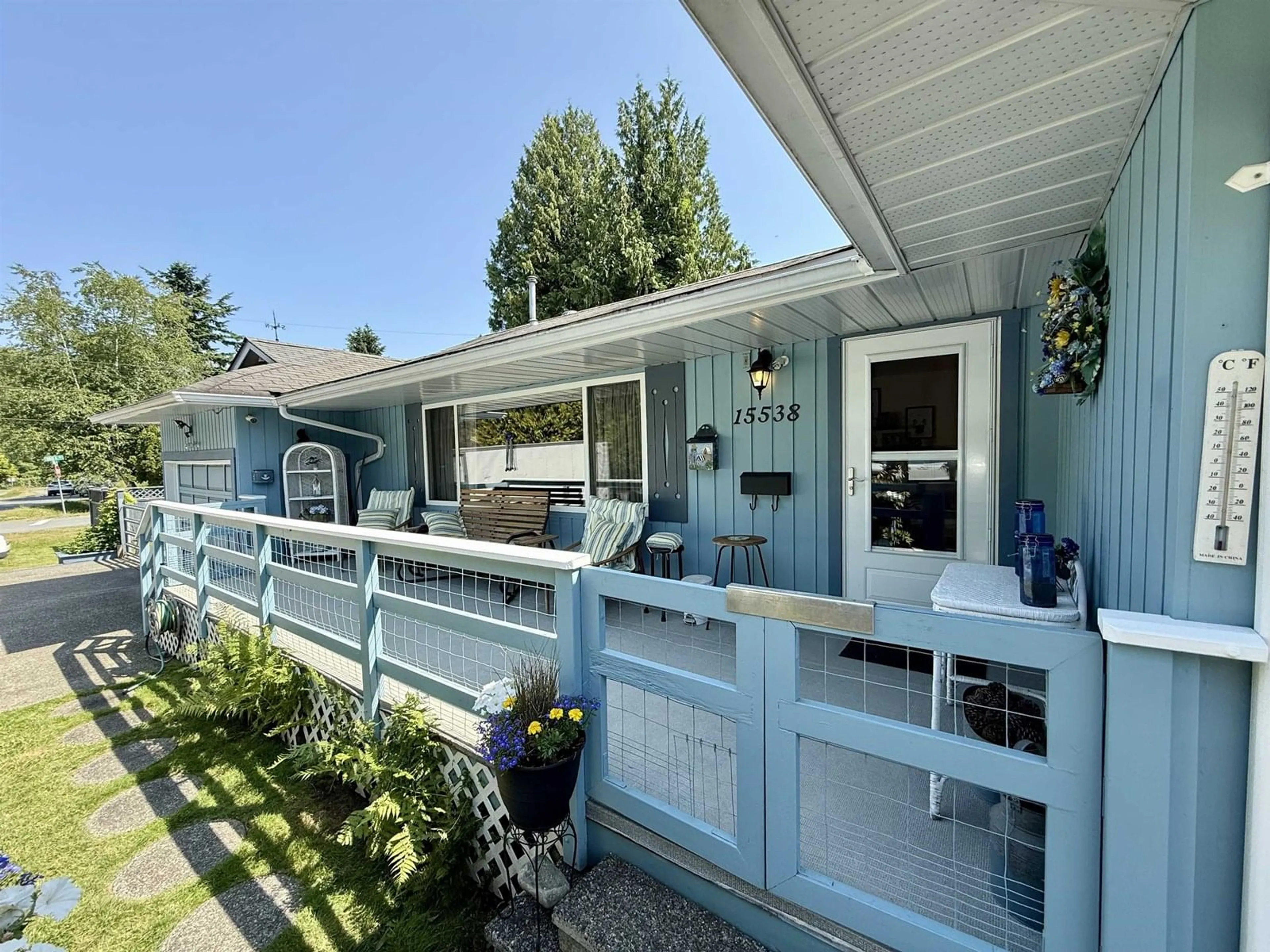 Home with vinyl exterior material, street for 15538 105A, Surrey British Columbia V3R1S6