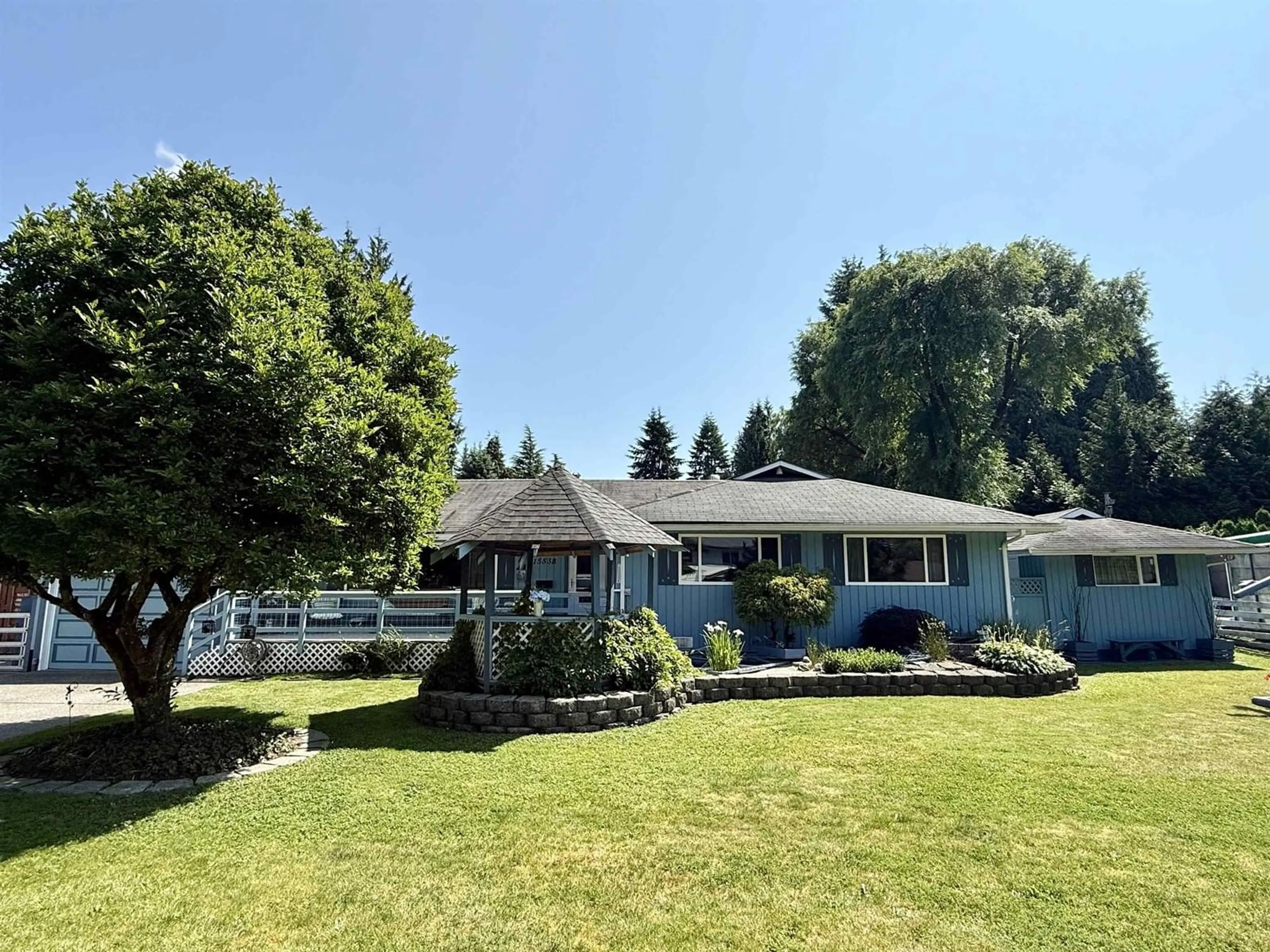 A pic from outside/outdoor area/front of a property/back of a property/a pic from drone, water/lake/river/ocean view for 15538 105A, Surrey British Columbia V3R1S6