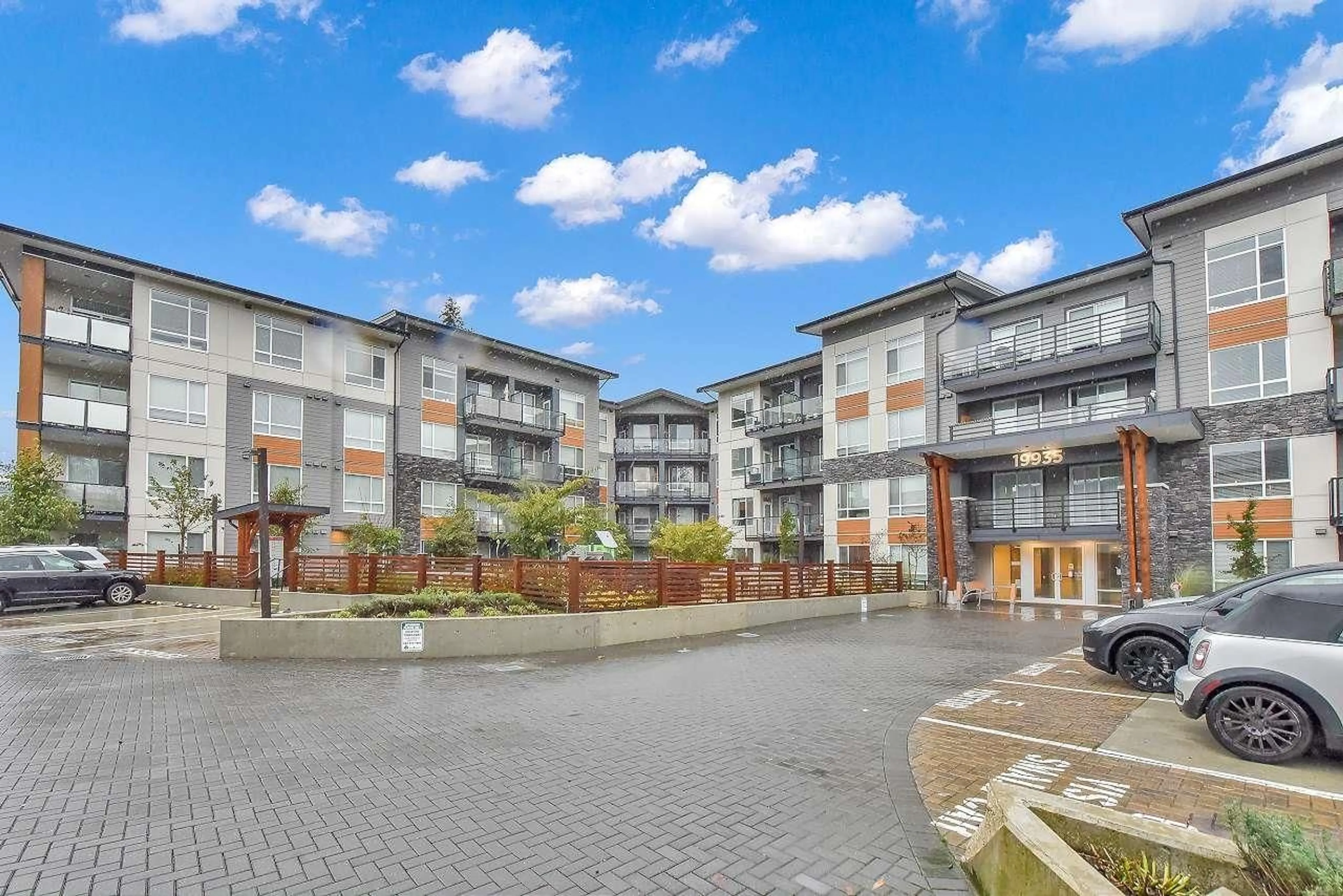 Patio, unknown for 304 - 19935 75A, Langley British Columbia V2Y4L5