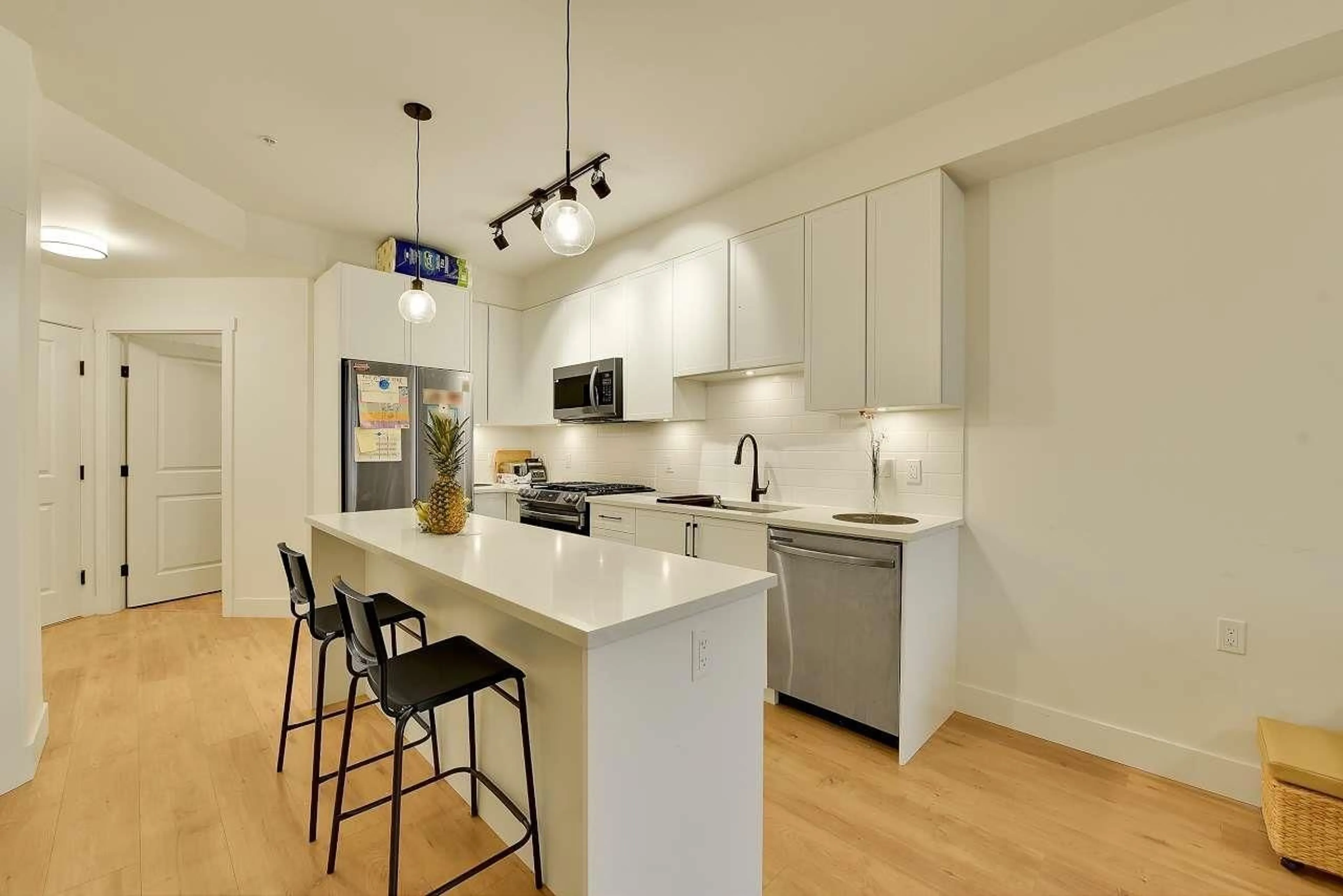 Open concept kitchen, unknown for 304 - 19935 75A, Langley British Columbia V2Y4L5