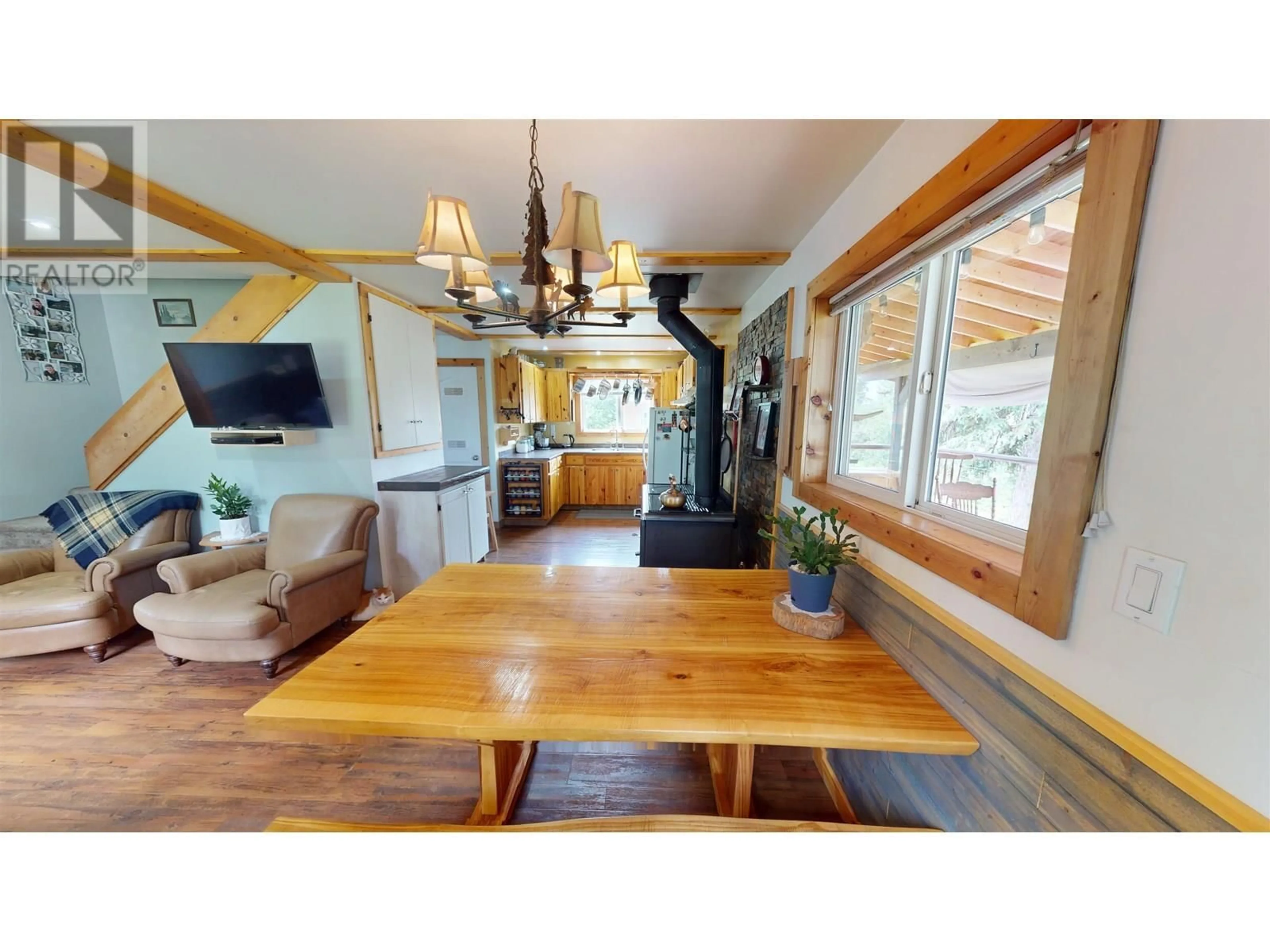 Dining room, wood/laminate floor for 4793 POLLARD ROAD, Quesnel British Columbia V2J6X5