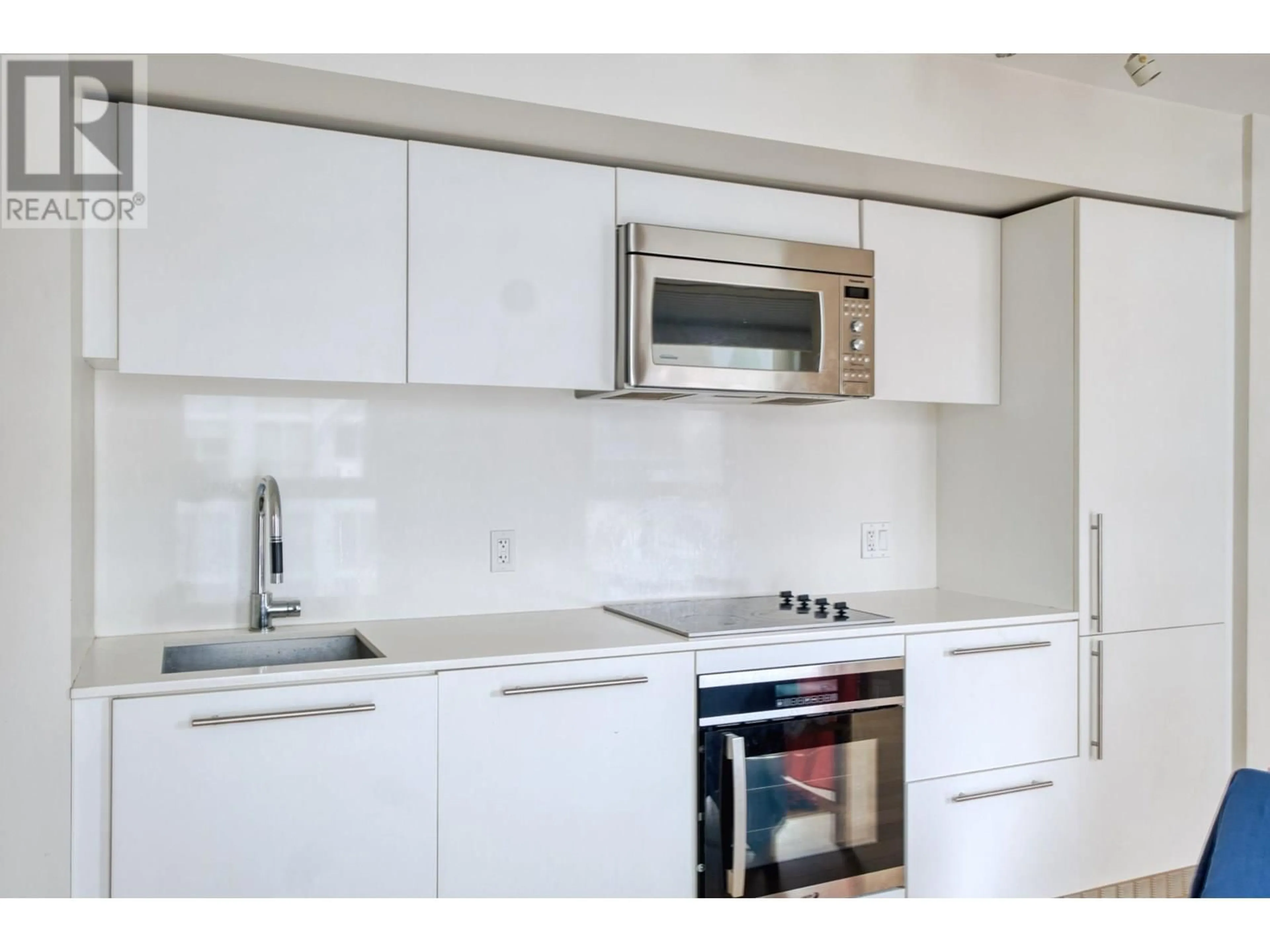 Standard kitchen, unknown for 1801 - 999 SEYMOUR STREET, Vancouver British Columbia V6B0M5