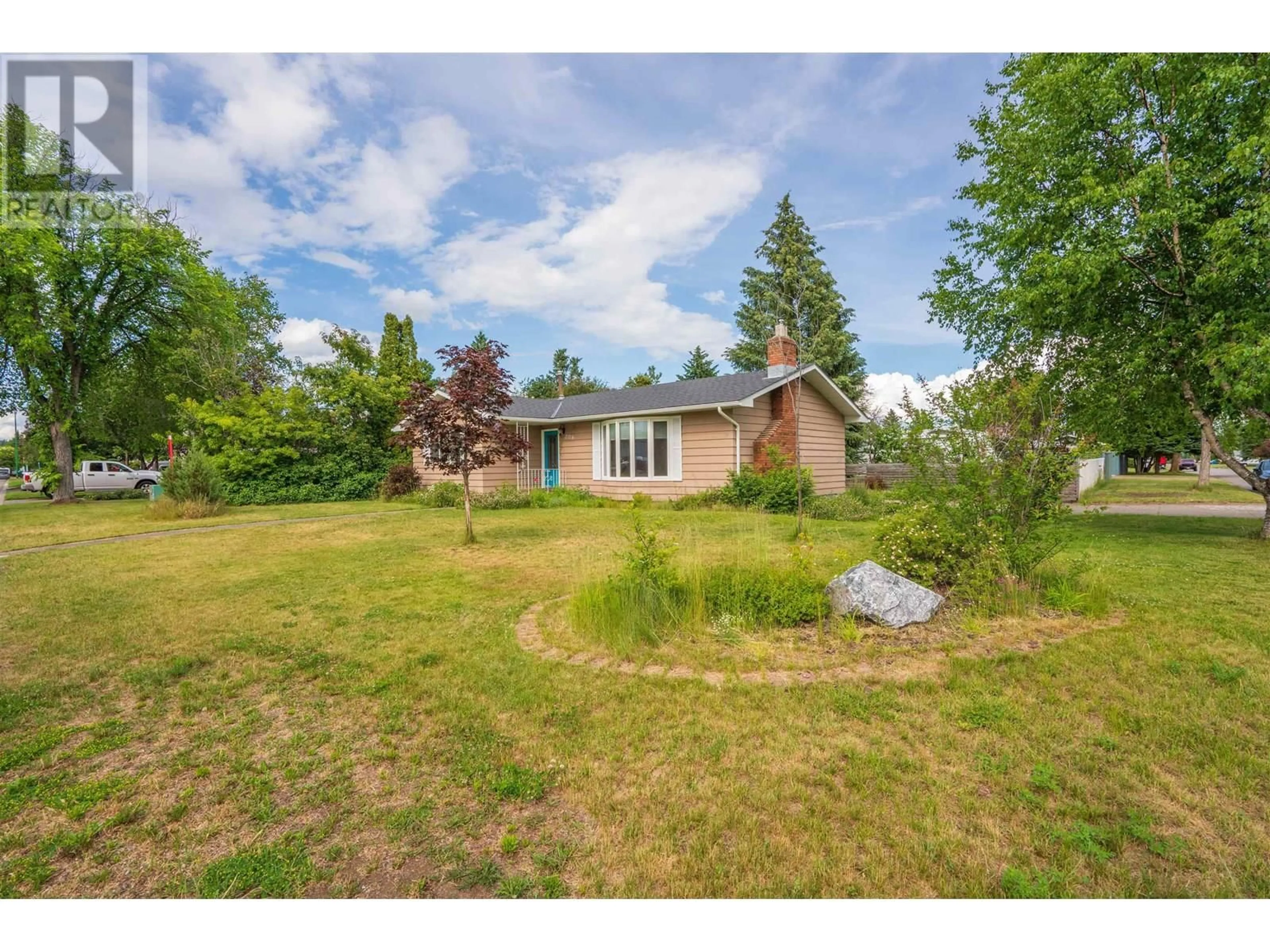 A pic from outside/outdoor area/front of a property/back of a property/a pic from drone, unknown for 208 RILEY DRIVE, Prince George British Columbia V2M3P1