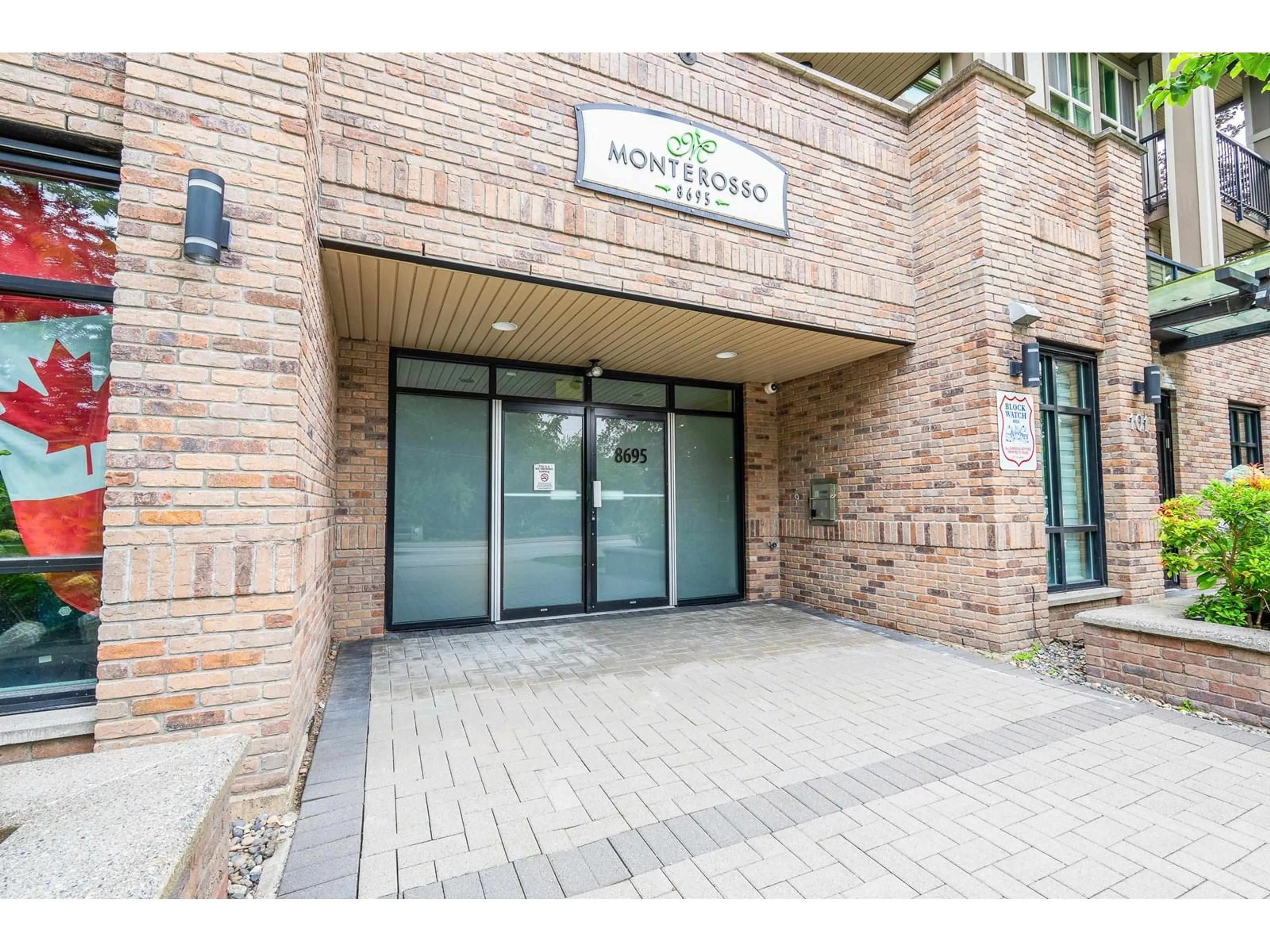 Indoor foyer for 205 - 8695 160, Surrey British Columbia V4N6L6