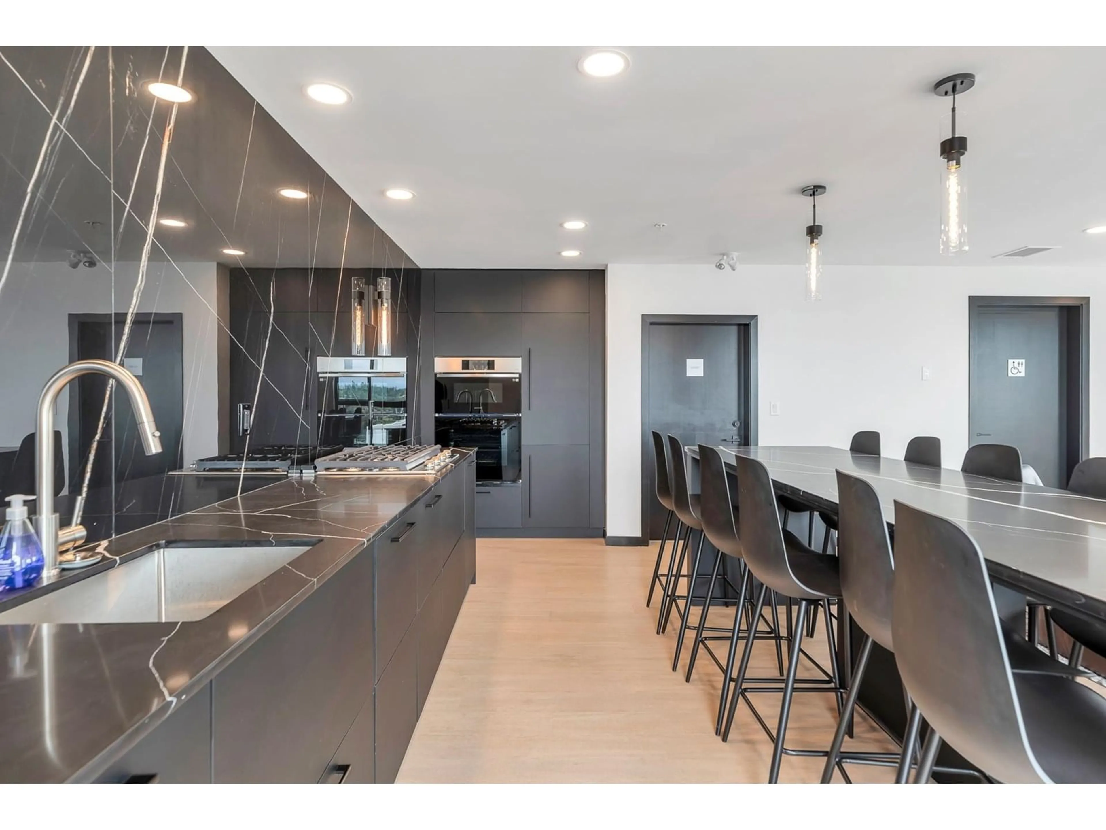 Contemporary kitchen, ceramic/tile floor for 109 - 6595 196, Surrey British Columbia V2Y1R3