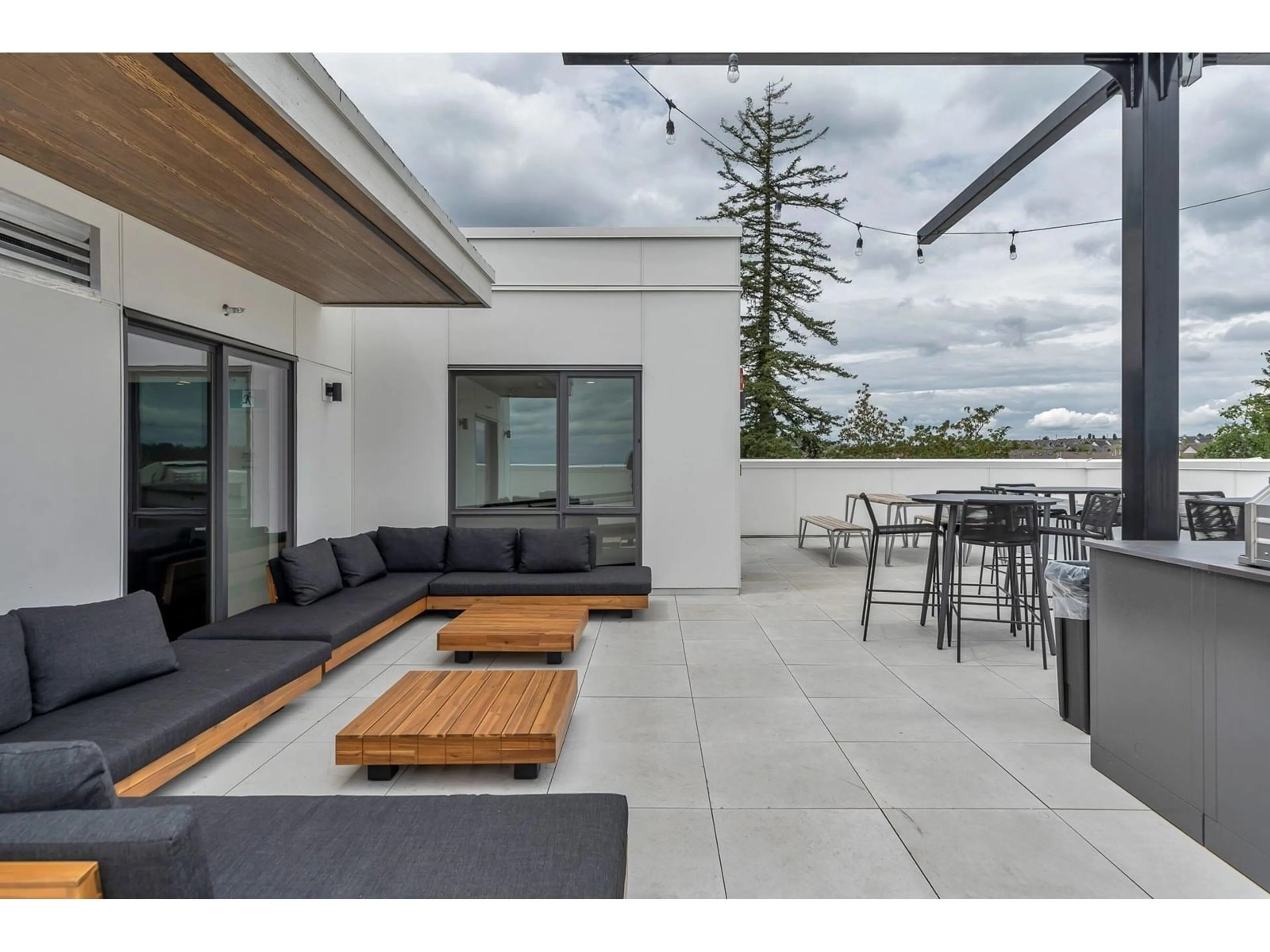 Patio, water/lake/river/ocean view for 109 - 6595 196, Surrey British Columbia V2Y1R3