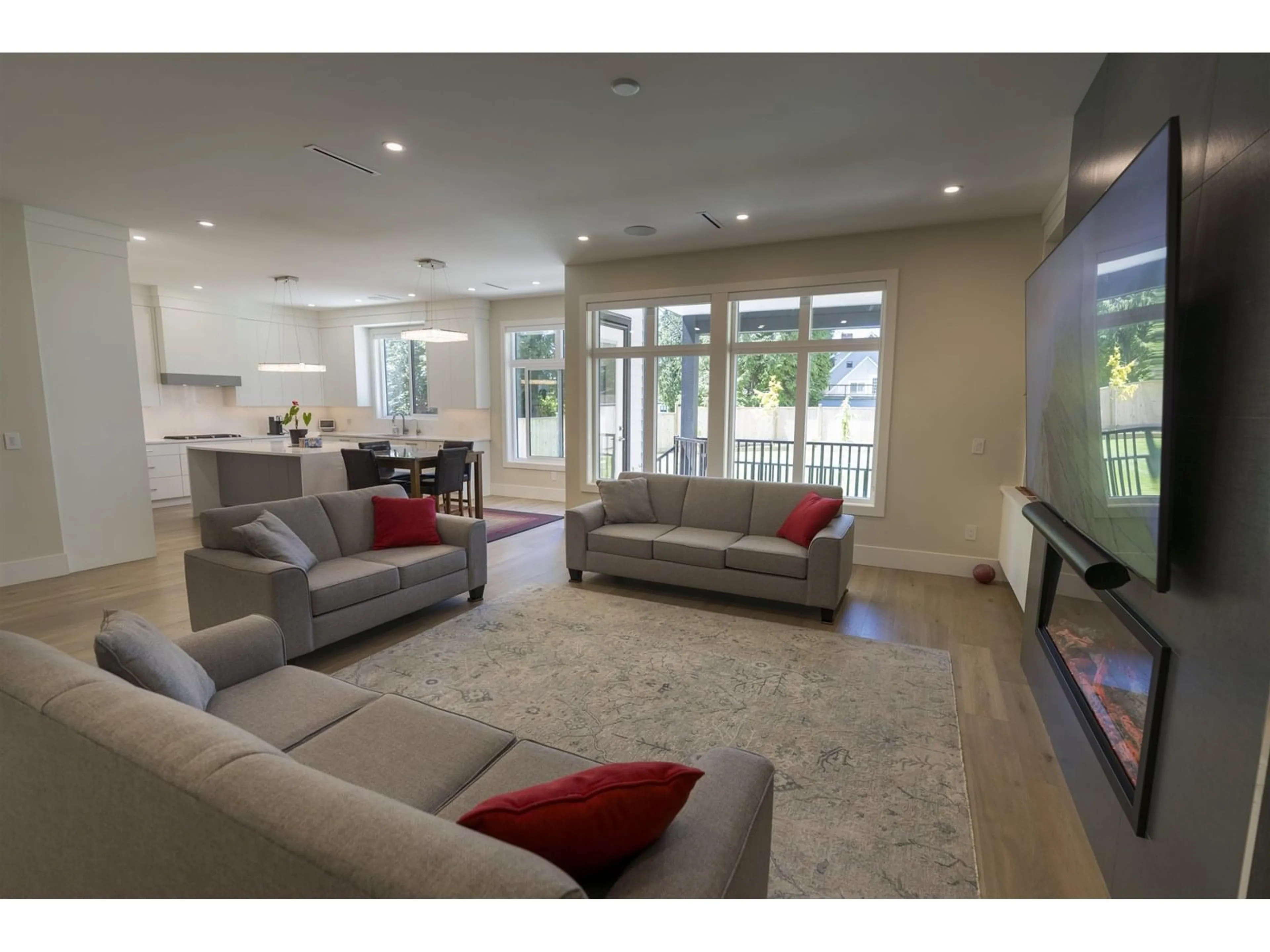 Living room with furniture, unknown for 937 160B, Surrey British Columbia V4A9A7