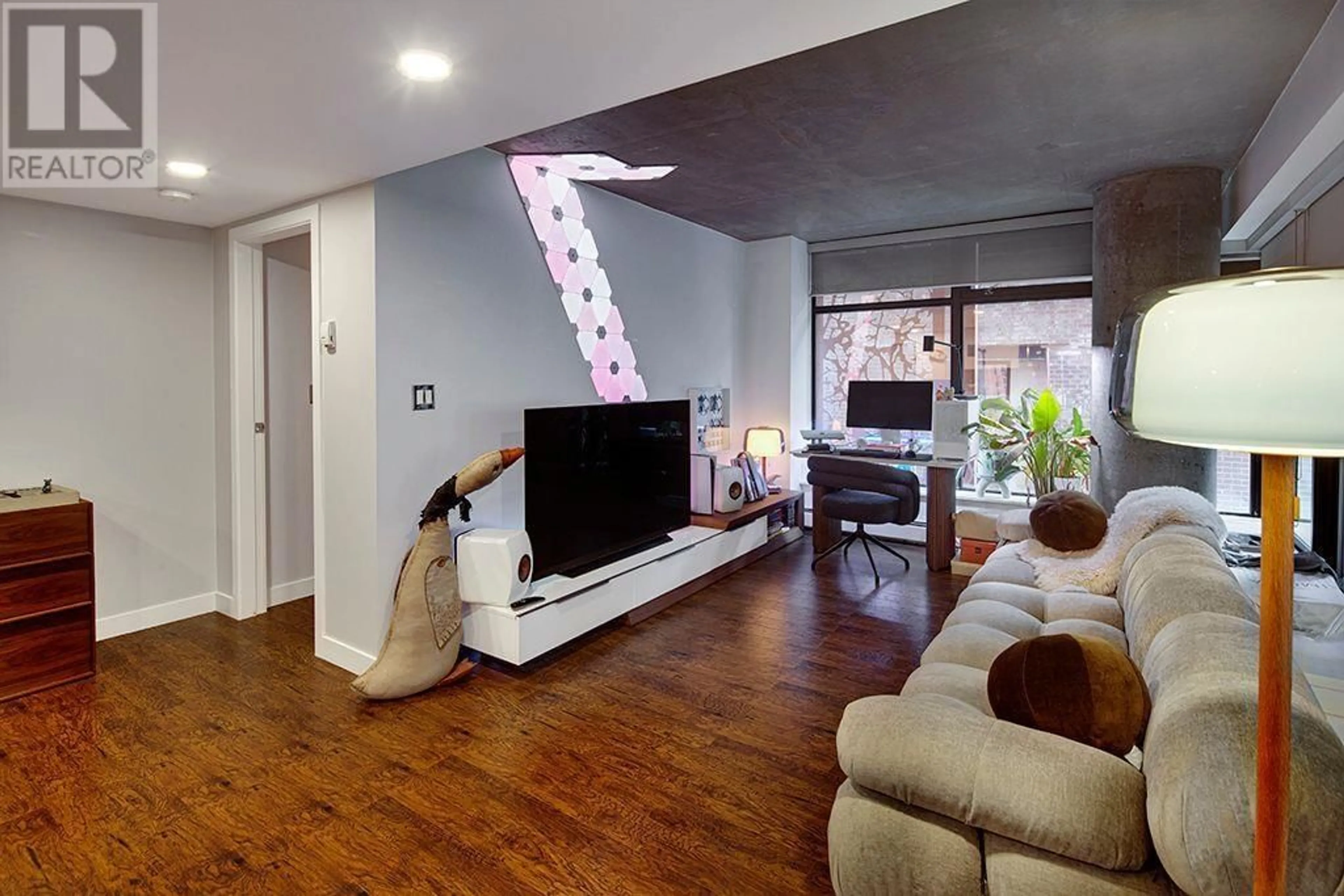 Living room with furniture, unknown for 605 - 128 CORDOVA STREET, Vancouver British Columbia V6B0E6