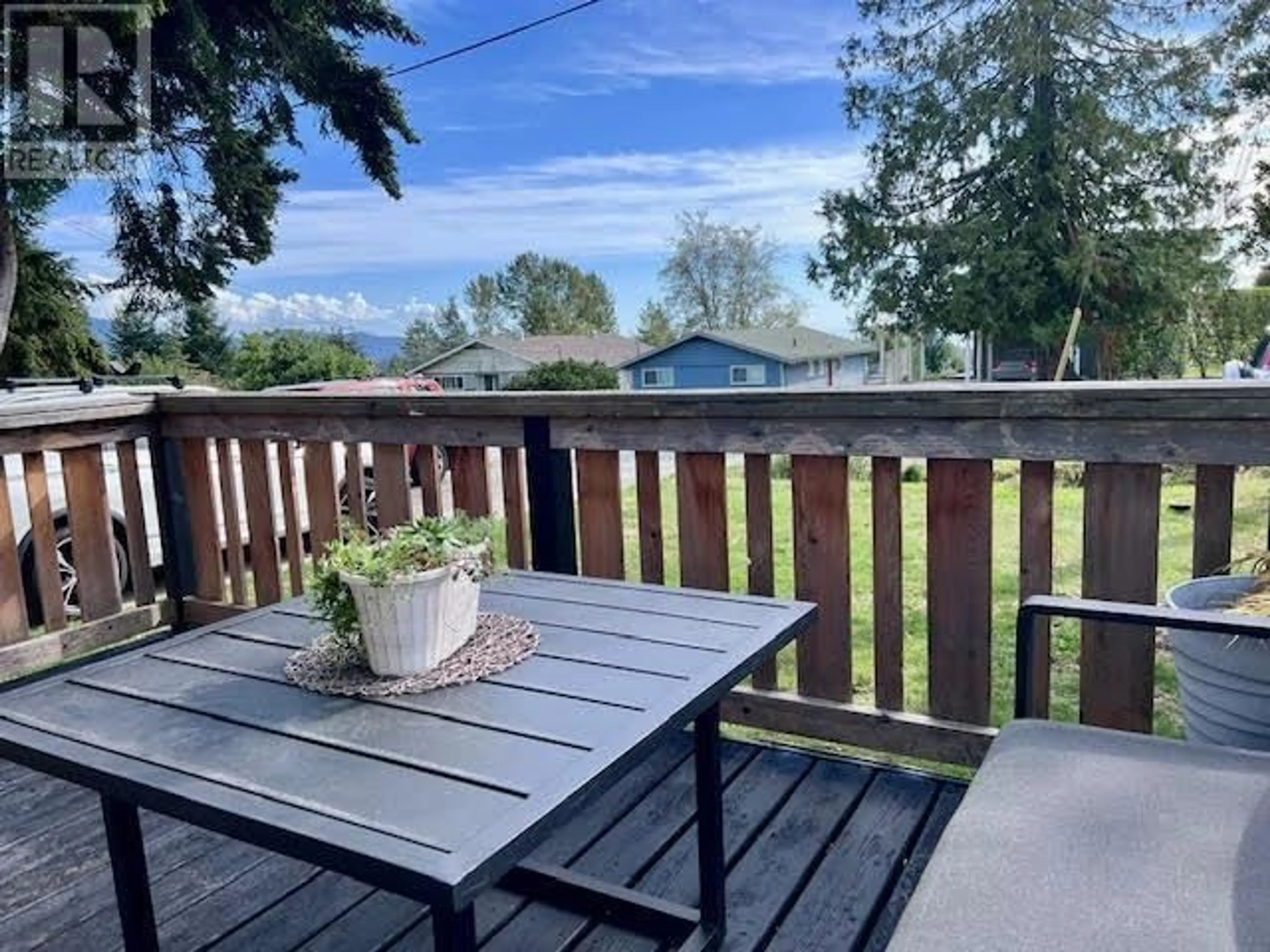 Patio, unknown for 716/718 HILLCREST ROAD, Gibsons British Columbia V0N1V9