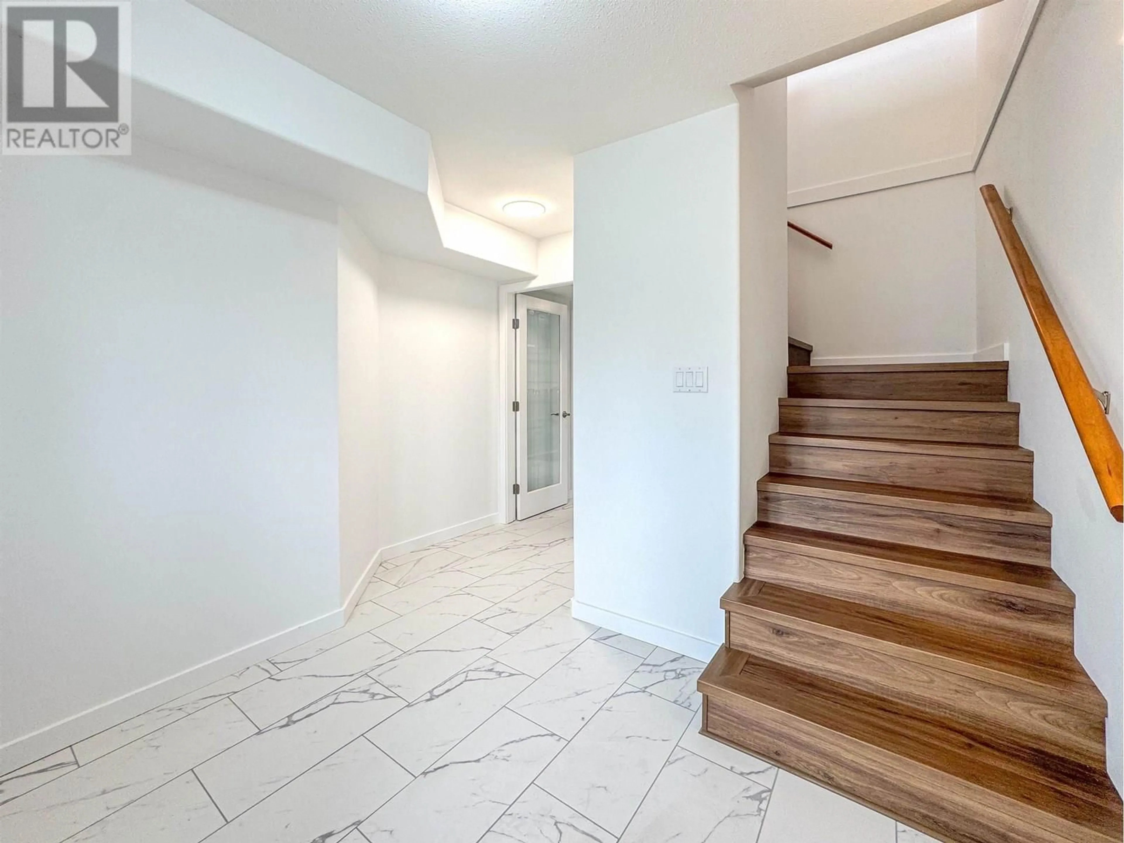 Indoor foyer for 57 HALLMAN STREET, Kitimat British Columbia V8C2P9