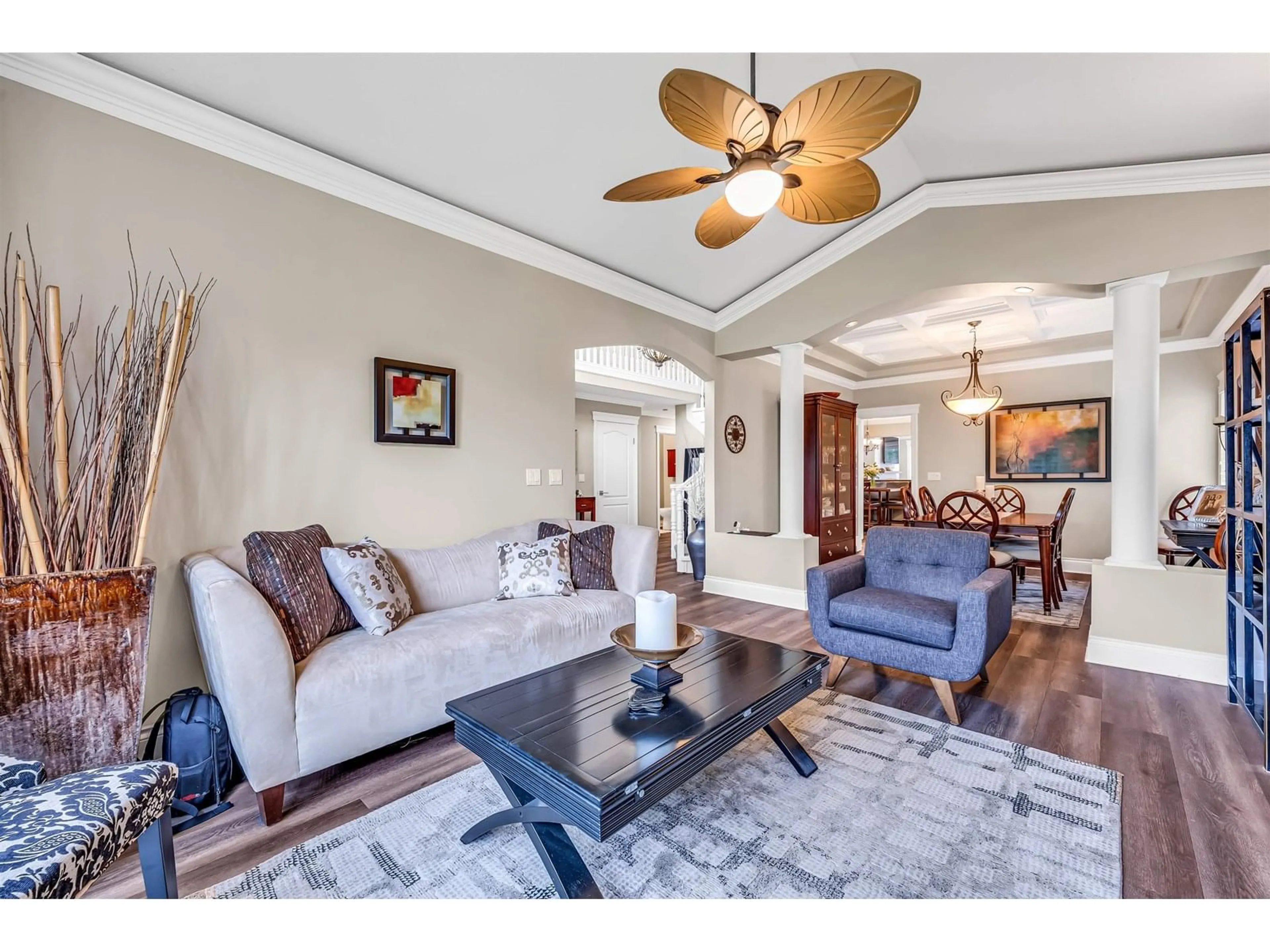 Living room with furniture, unknown for 15736 108A, Surrey British Columbia V4N4T4