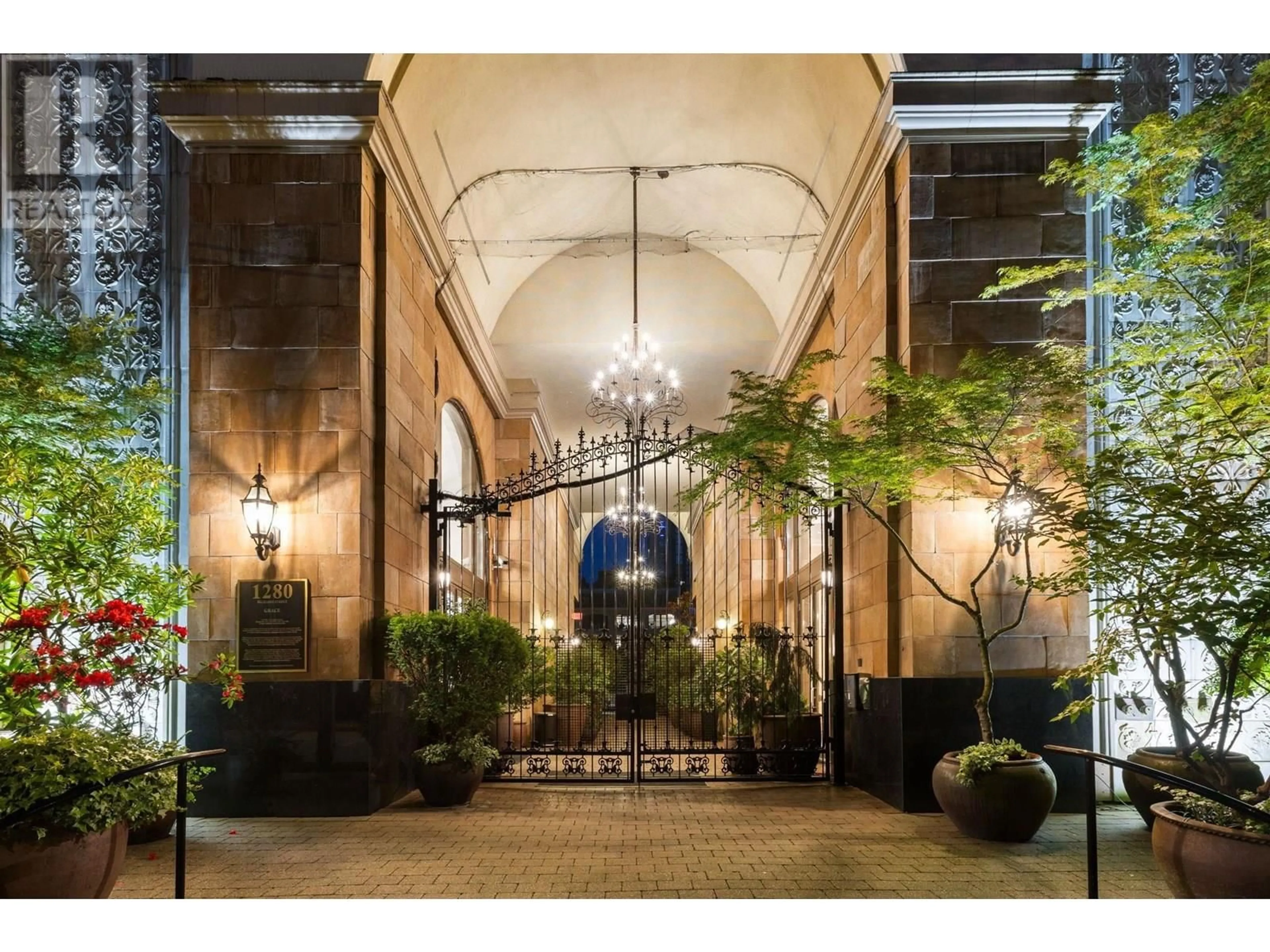 Indoor foyer for 601 - 1280 RICHARDS STREET, Vancouver British Columbia V6B1S2