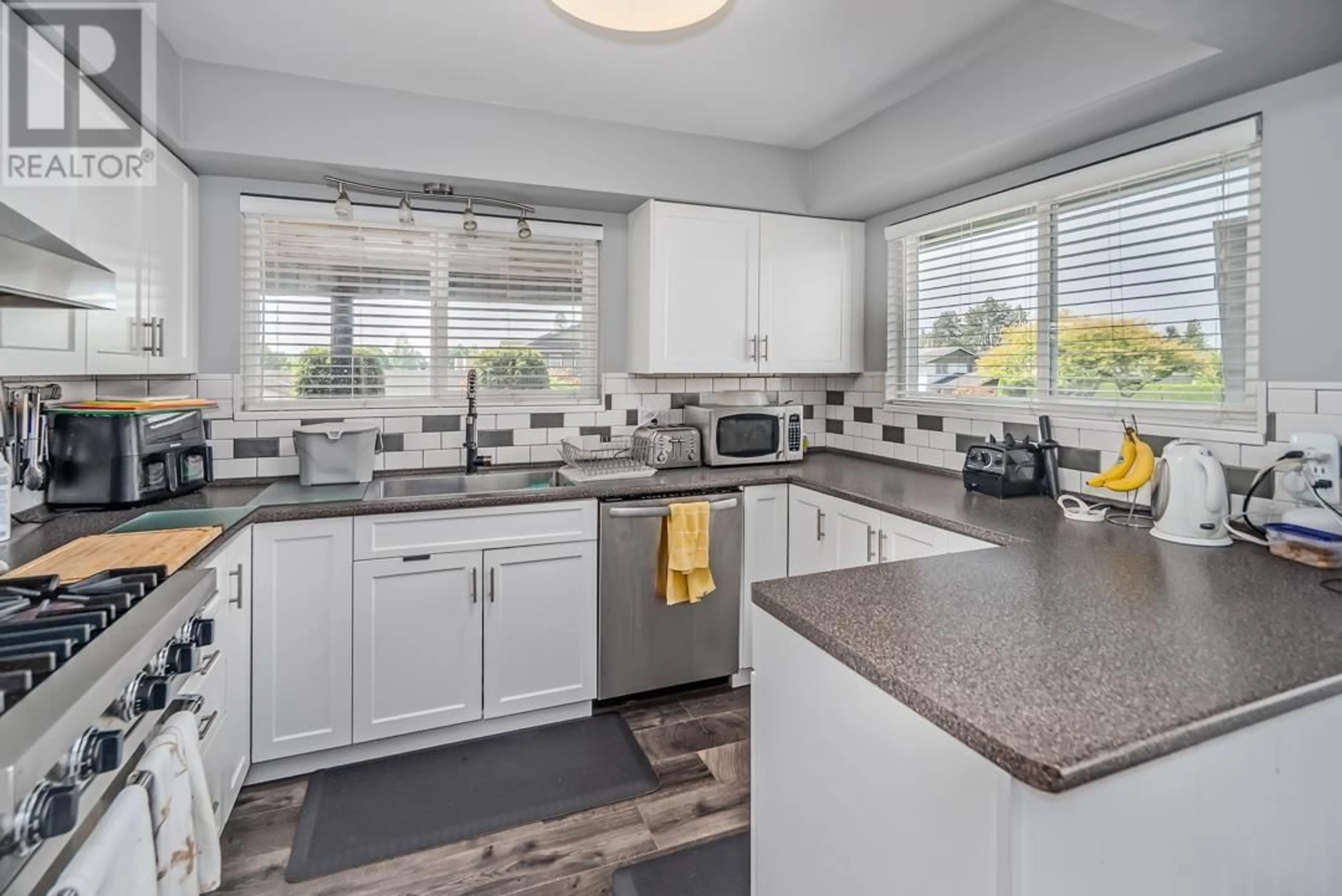 Standard kitchen, unknown for 11420 SEABROOK CRESCENT, Richmond British Columbia V7A3H3