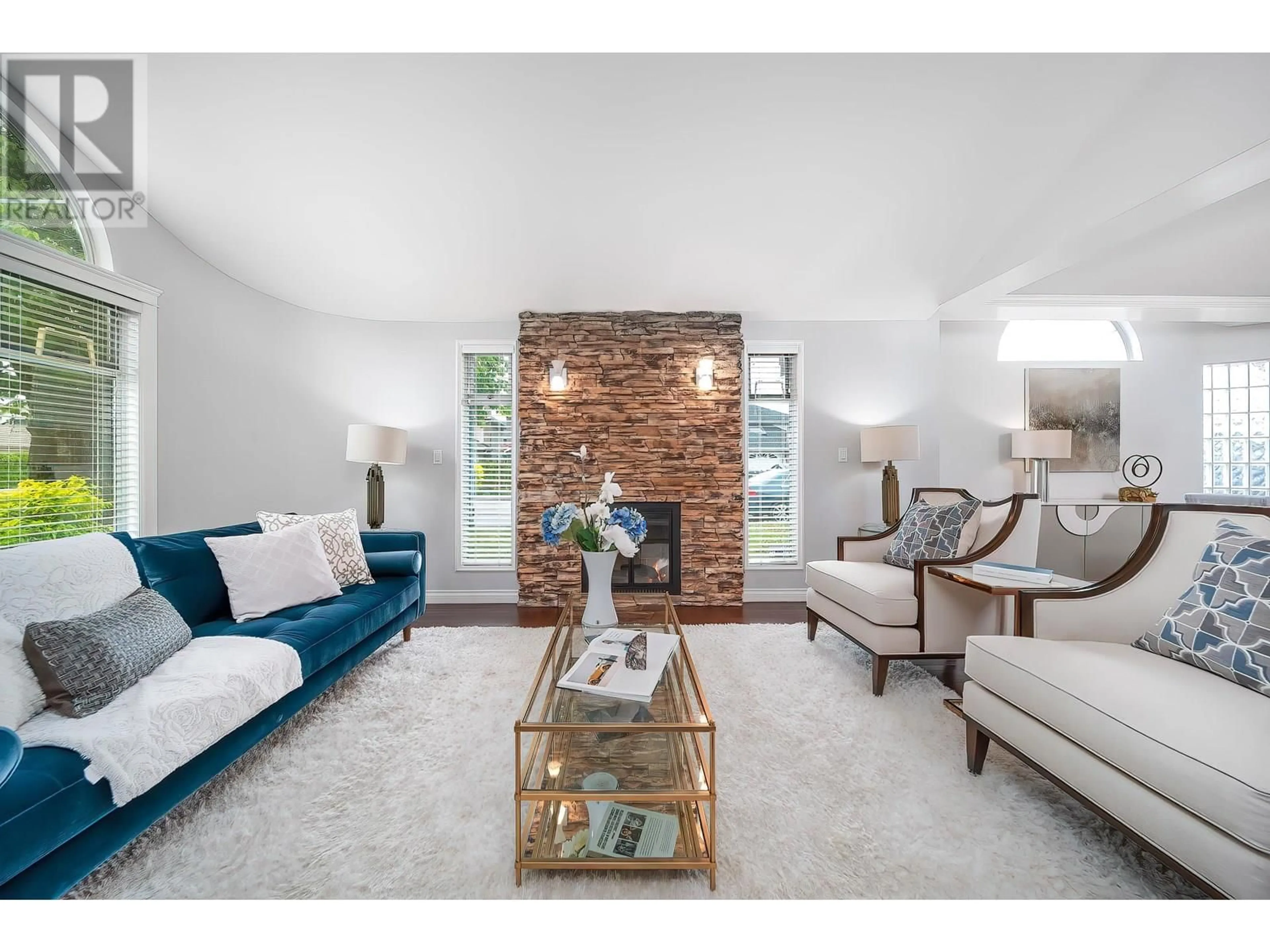 Living room with furniture, unknown for 9588 CAPSTAN WAY, Richmond British Columbia V6X3N1
