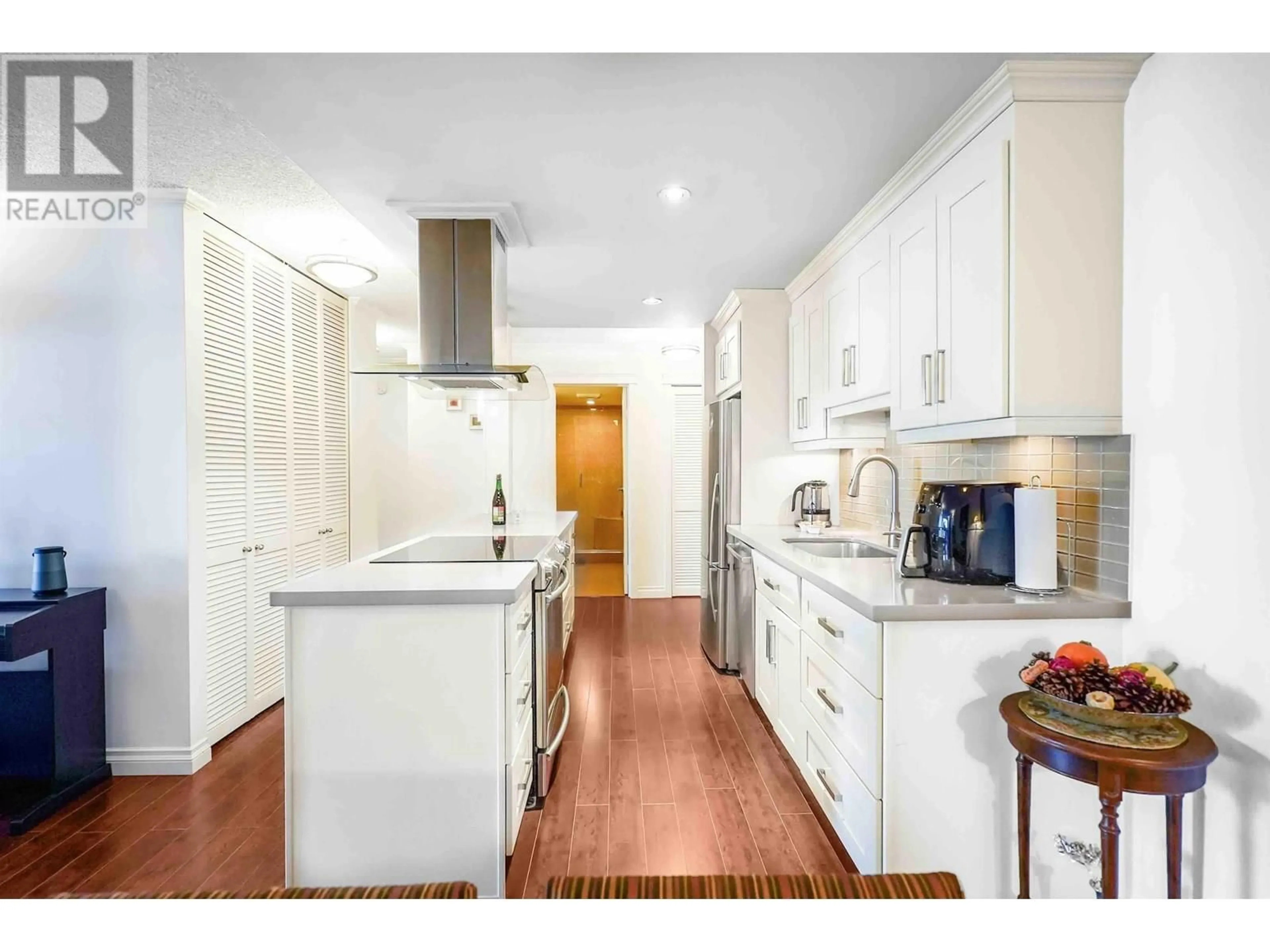 Open concept kitchen, unknown for 306 - 2020 FULLERTON AVENUE, North Vancouver British Columbia V7P3G3