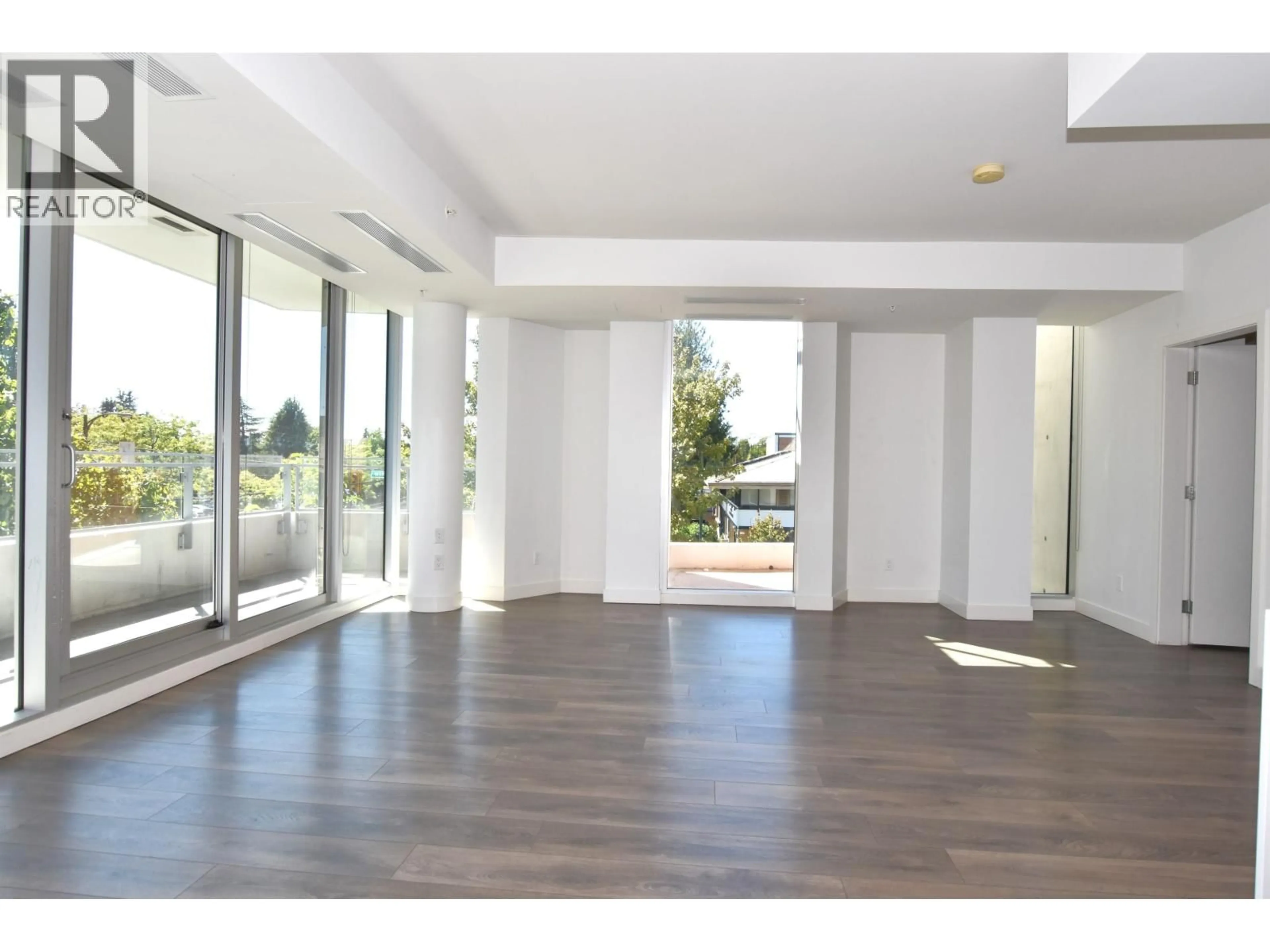 Indoor foyer for 307 - 5688 WILLOW STREET, Vancouver British Columbia V5Z3S4