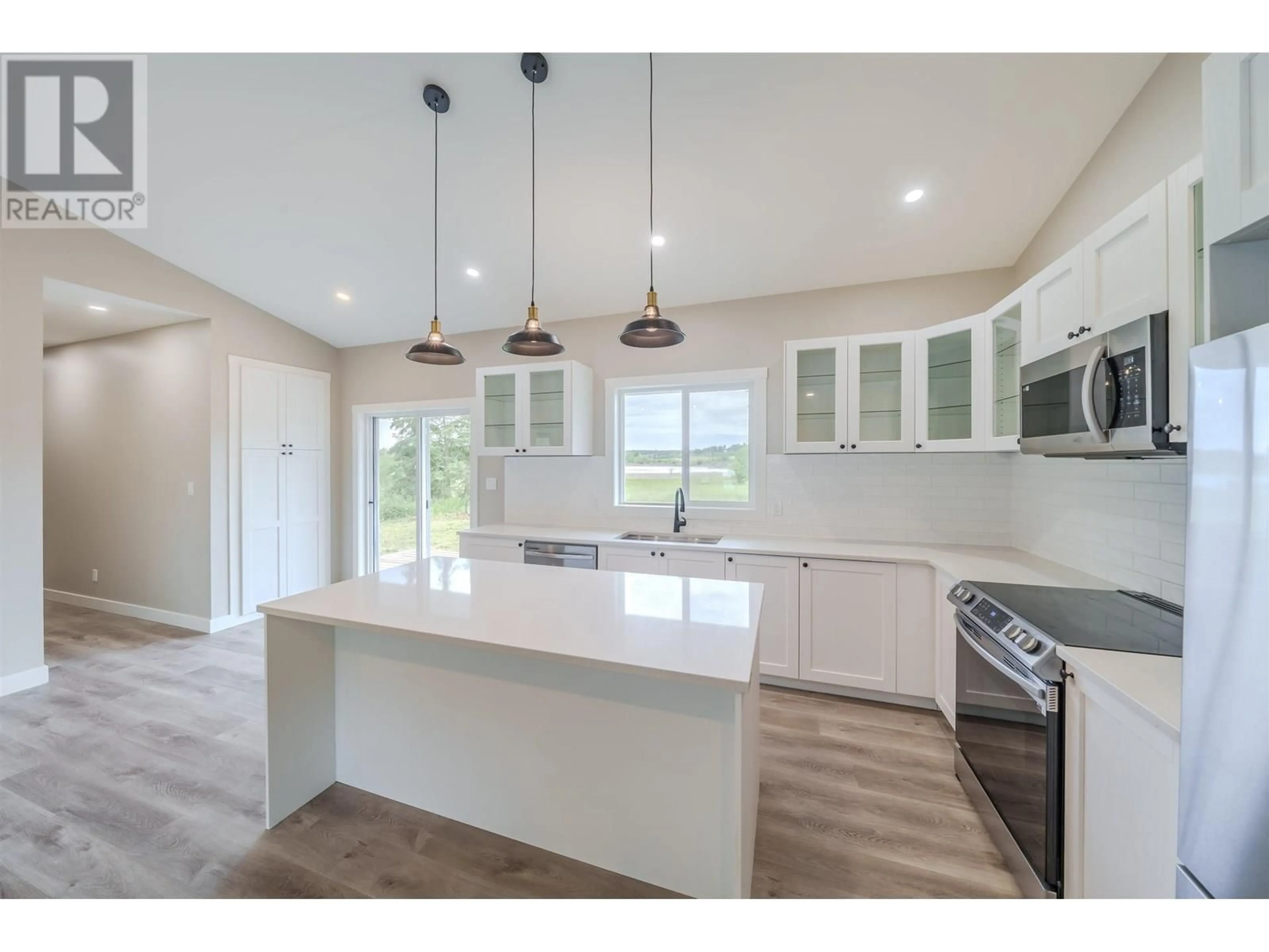 Open concept kitchen, unknown for 5365 KALLUM DRIVE, 108 Mile Ranch British Columbia V0K2Z0