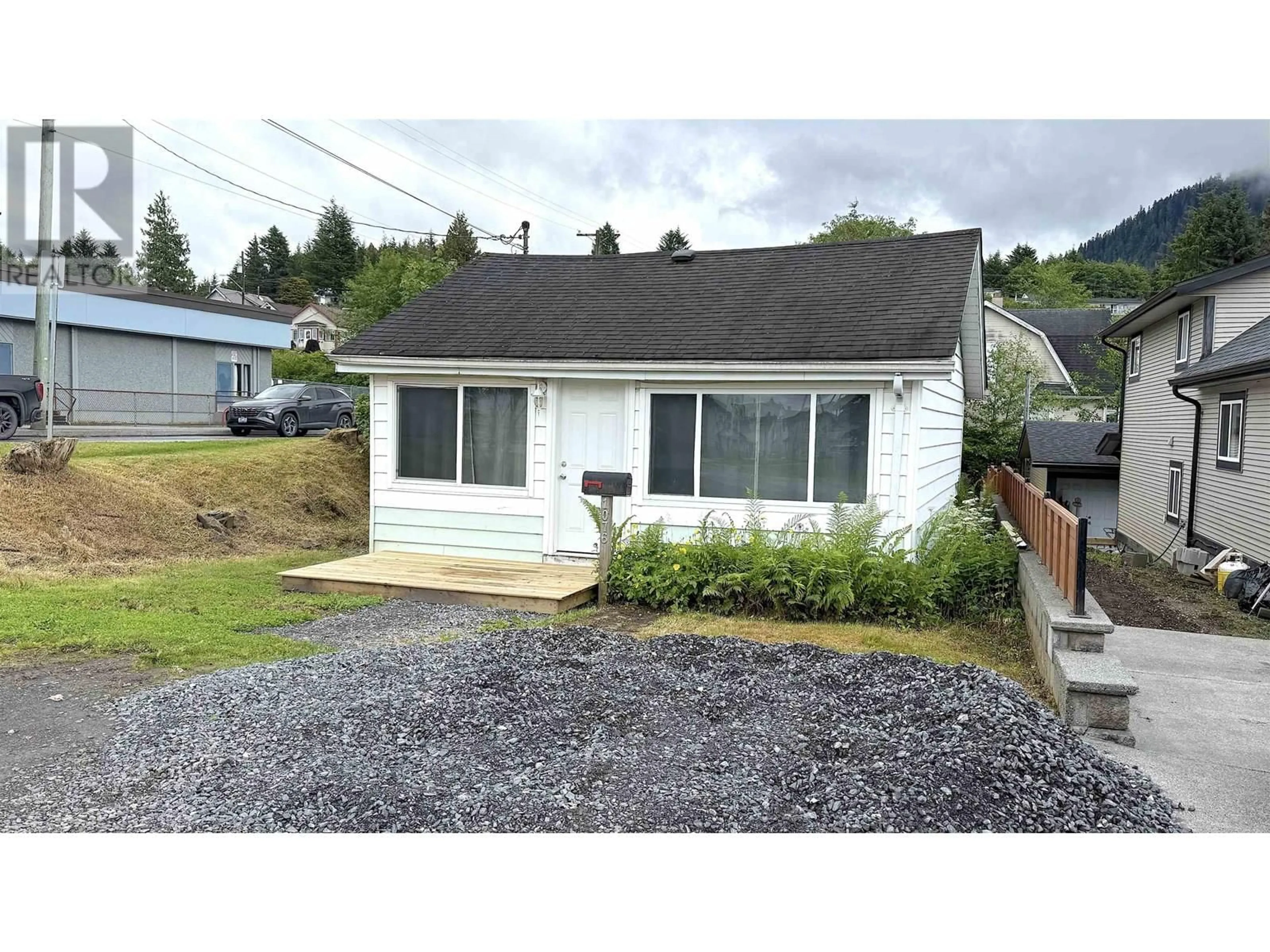 A pic from outside/outdoor area/front of a property/back of a property/a pic from drone, street for 1076 9TH AVENUE, Prince Rupert British Columbia V8J2S1