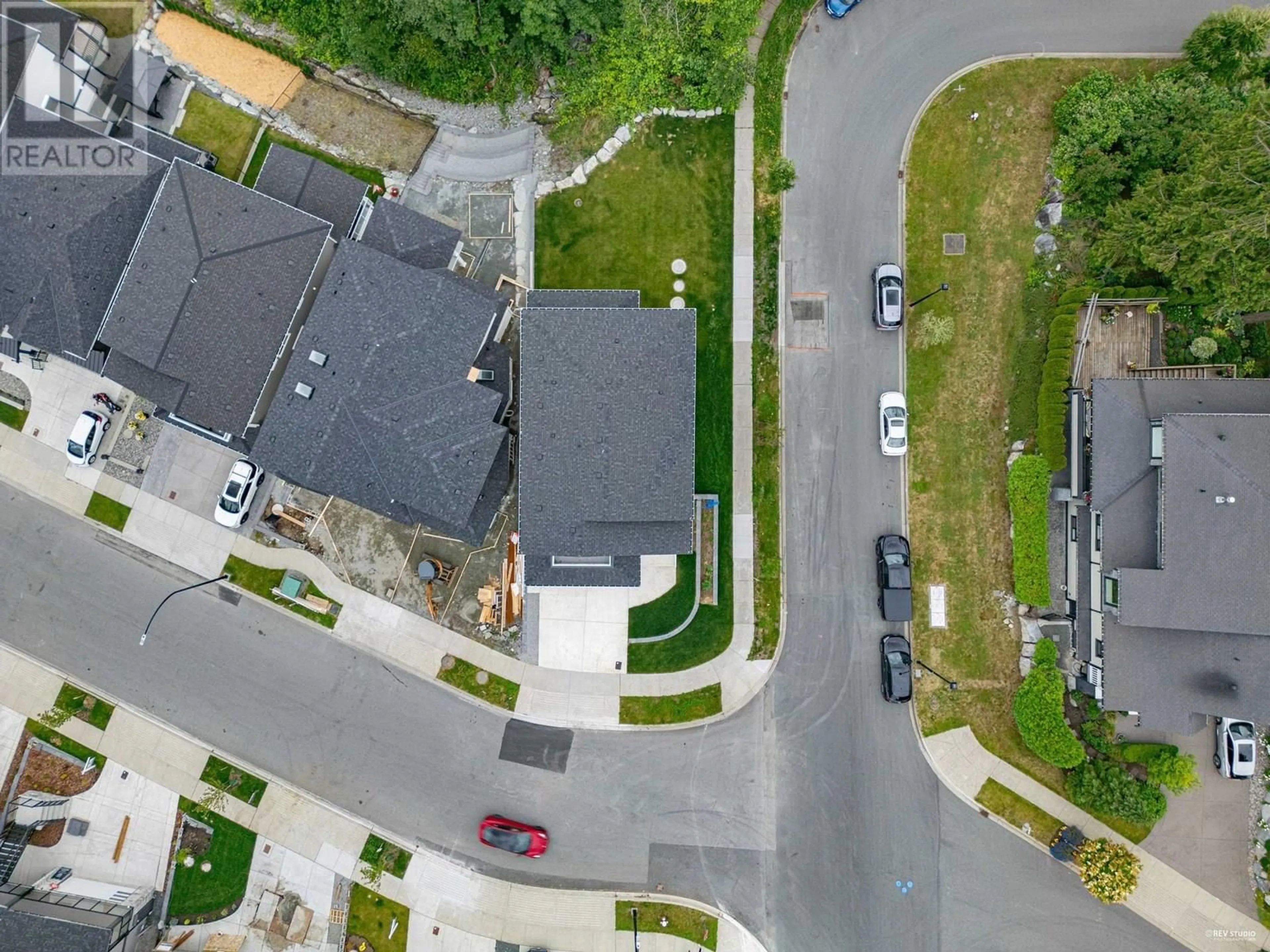 A pic from outside/outdoor area/front of a property/back of a property/a pic from drone, street for 13593 BIRDTAIL DRIVE, Maple Ridge British Columbia V4R0J2