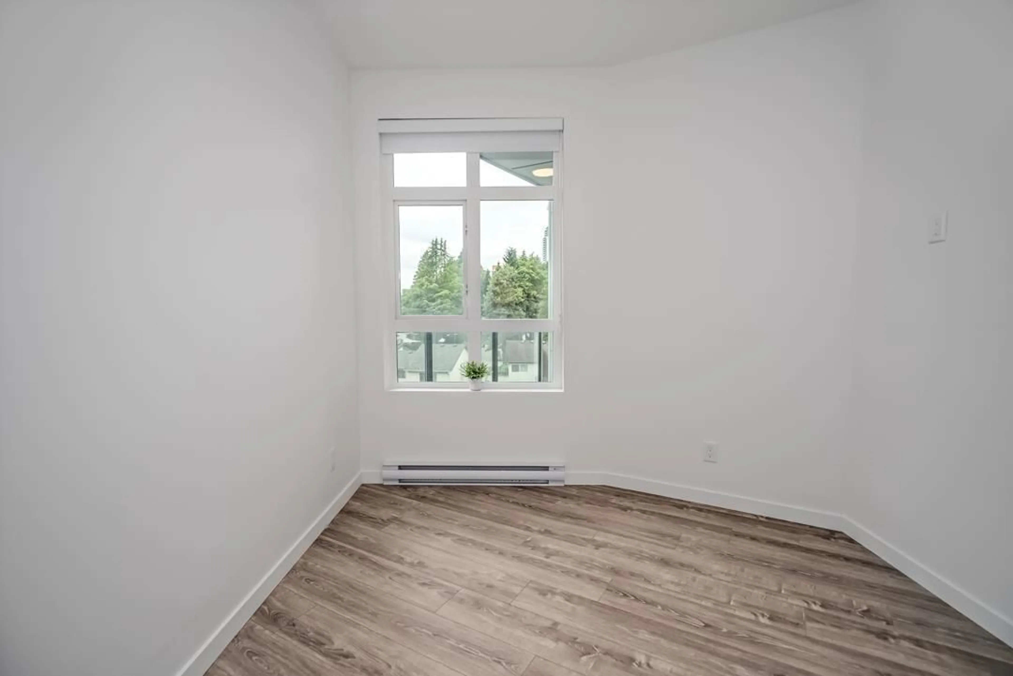 A pic of a room for 422 - 13968 LAUREL, Surrey British Columbia V3T1A8