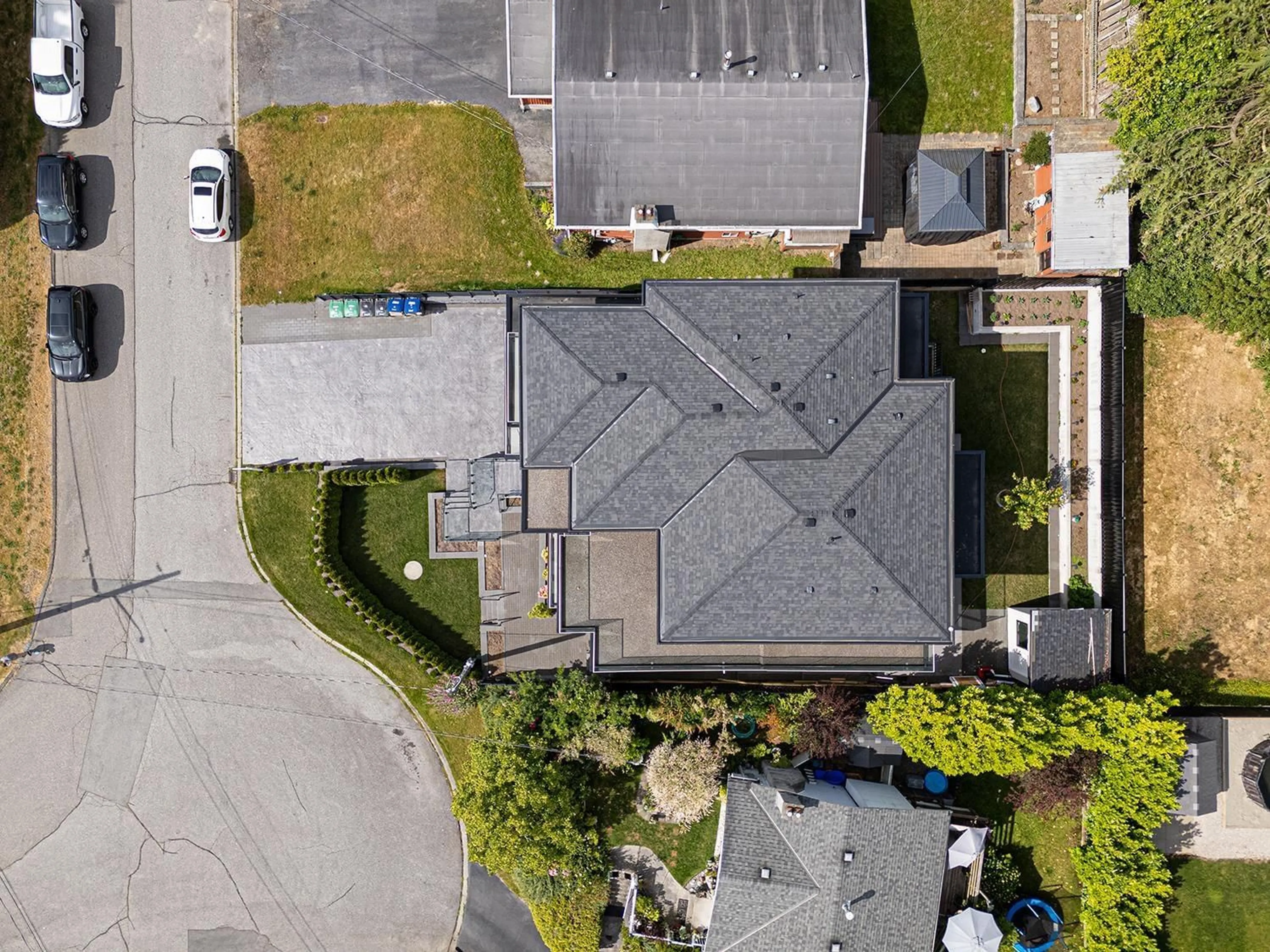 A pic from outside/outdoor area/front of a property/back of a property/a pic from drone, street for 5920 181, Surrey British Columbia V3S4T1