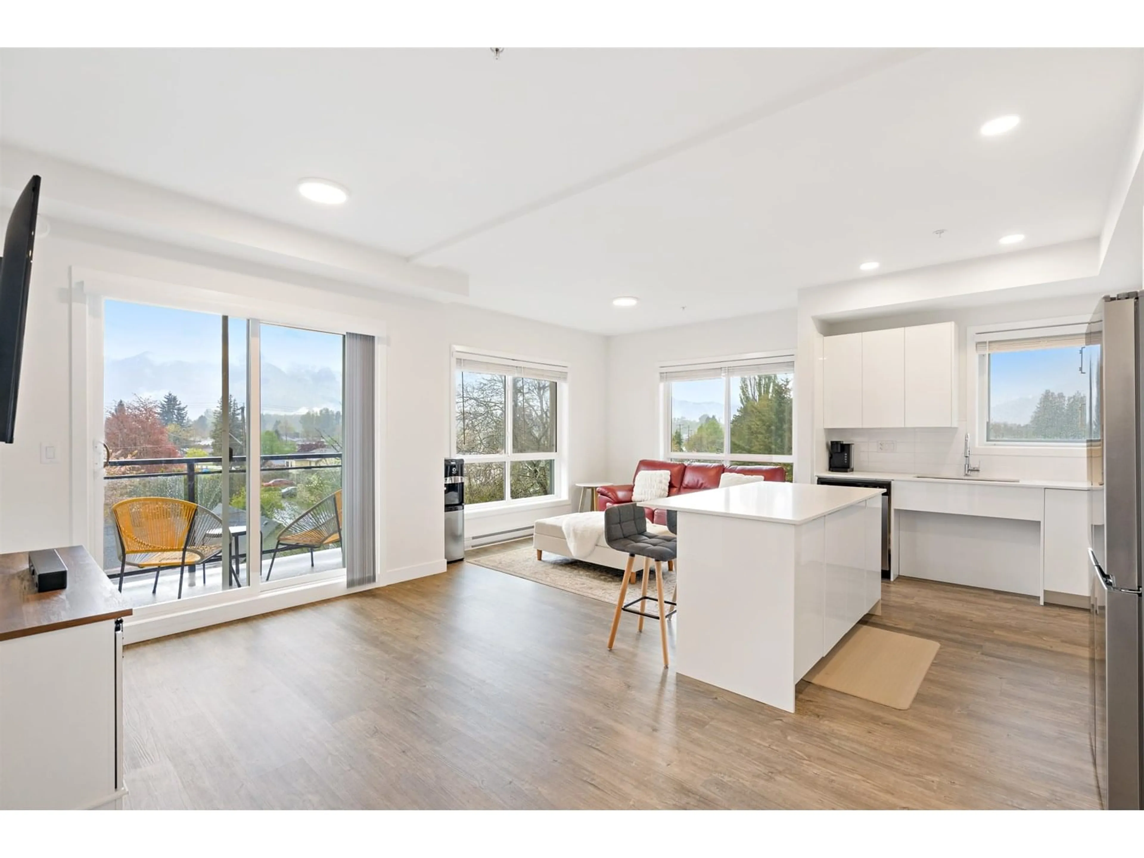Open concept kitchen, unknown for 312 - 9450 ROBSON STREET, Chilliwack British Columbia V2P0L7