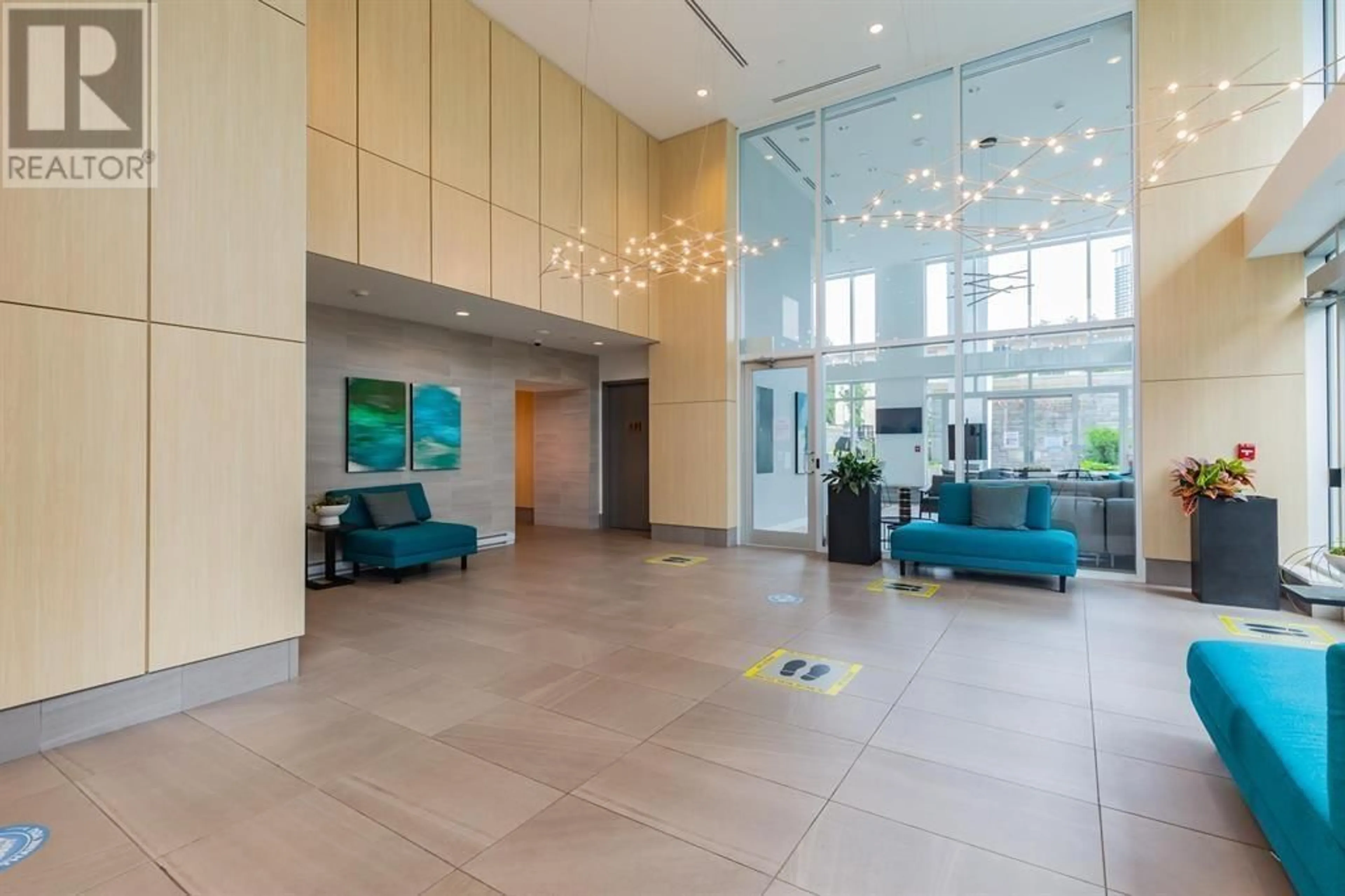 Lobby for 605 - 525 FOSTER AVENUE, Coquitlam British Columbia V3J0H6