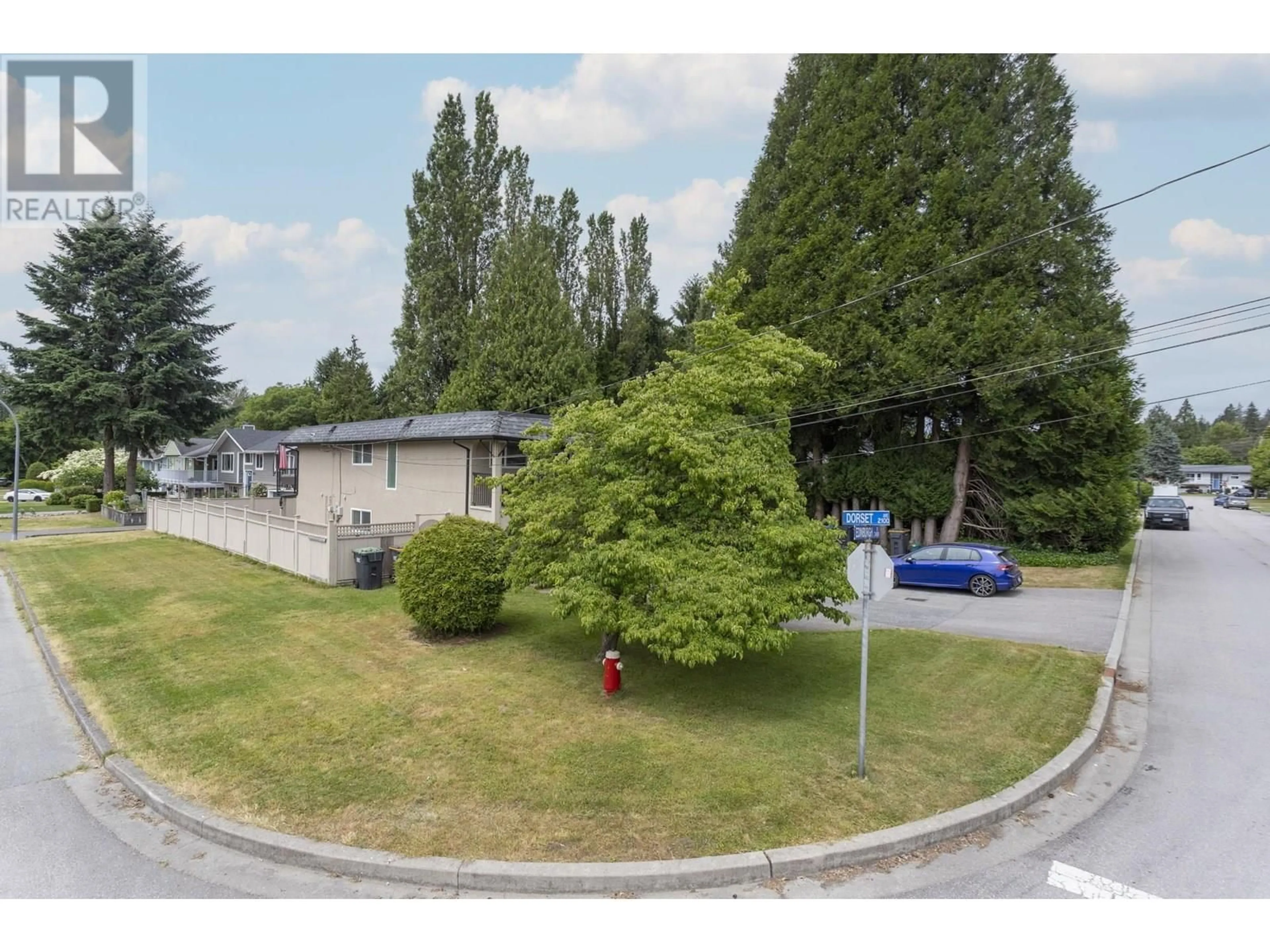 A pic from outside/outdoor area/front of a property/back of a property/a pic from drone, mountain view for 3421 EDINBURGH STREET, Port Coquitlam British Columbia V3B4K4