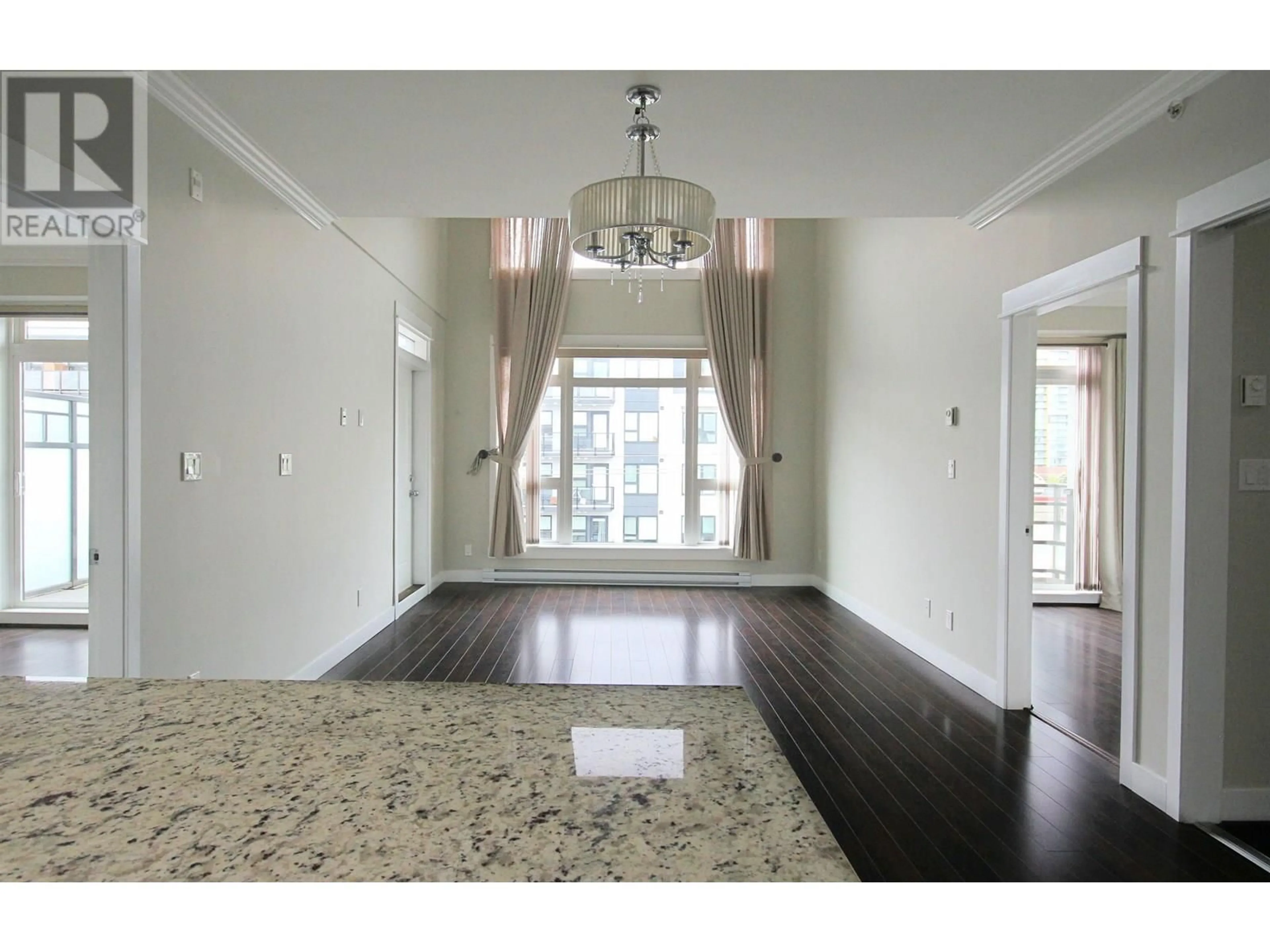 Unknown for 402 - 6888 ROYAL OAK AVENUE, Burnaby British Columbia V5J4J2