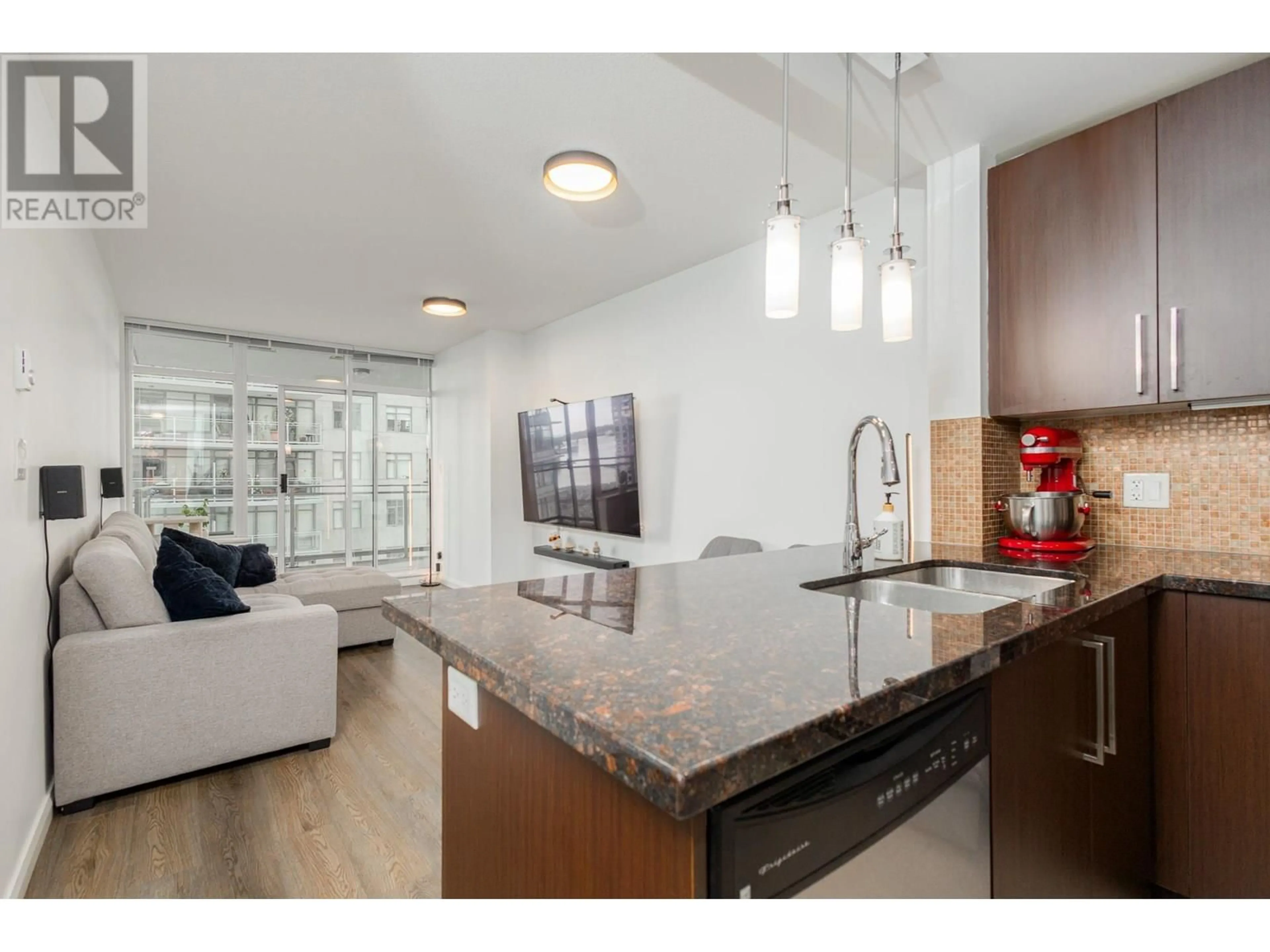 Open concept kitchen, unknown for 2010 - 888 CARNARVON STREET, New Westminster British Columbia V3M0C6