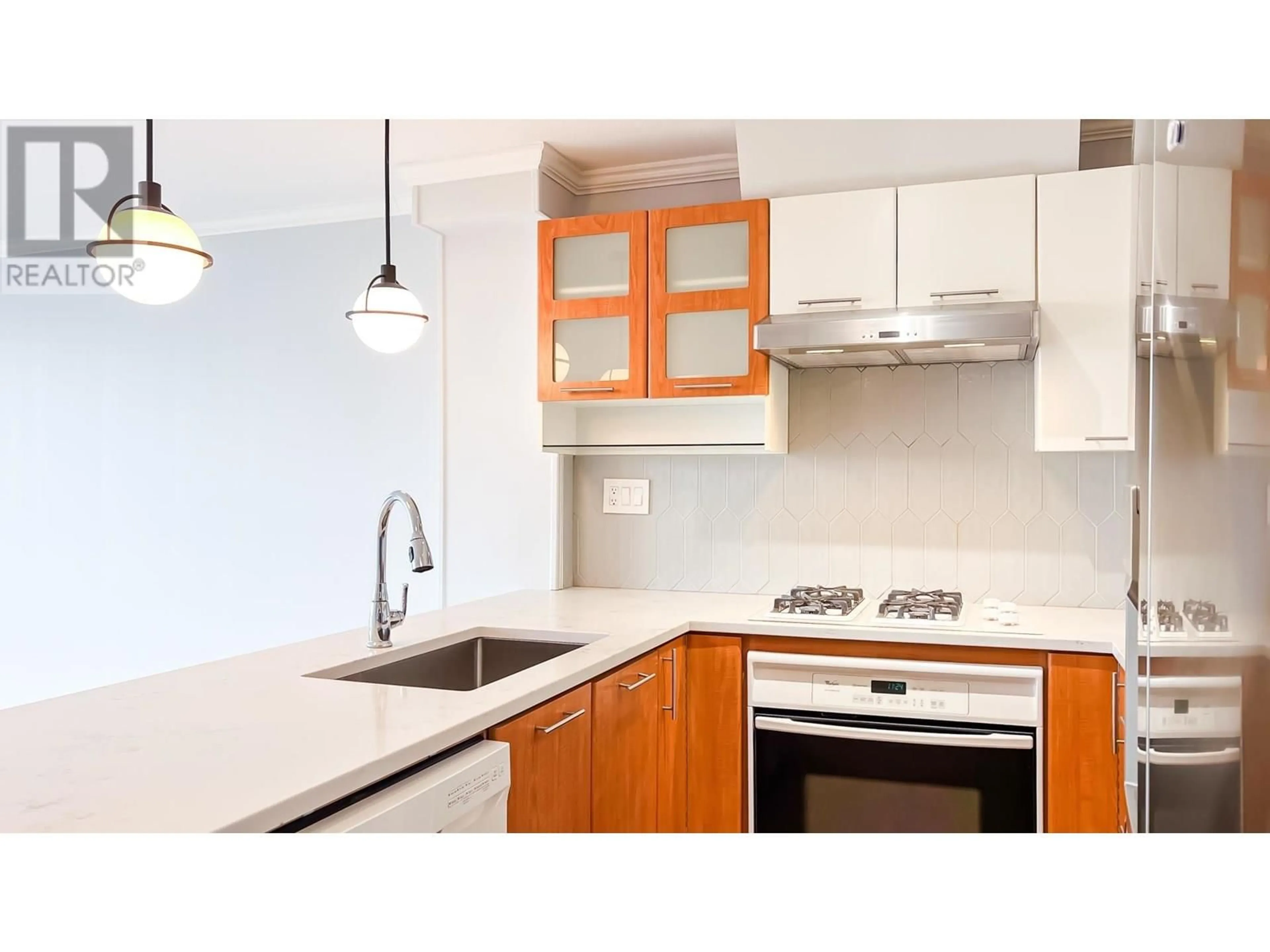 Standard kitchen, unknown for 913 - 7831 WESTMINSTER HIGHWAY, Richmond British Columbia V6X4J4