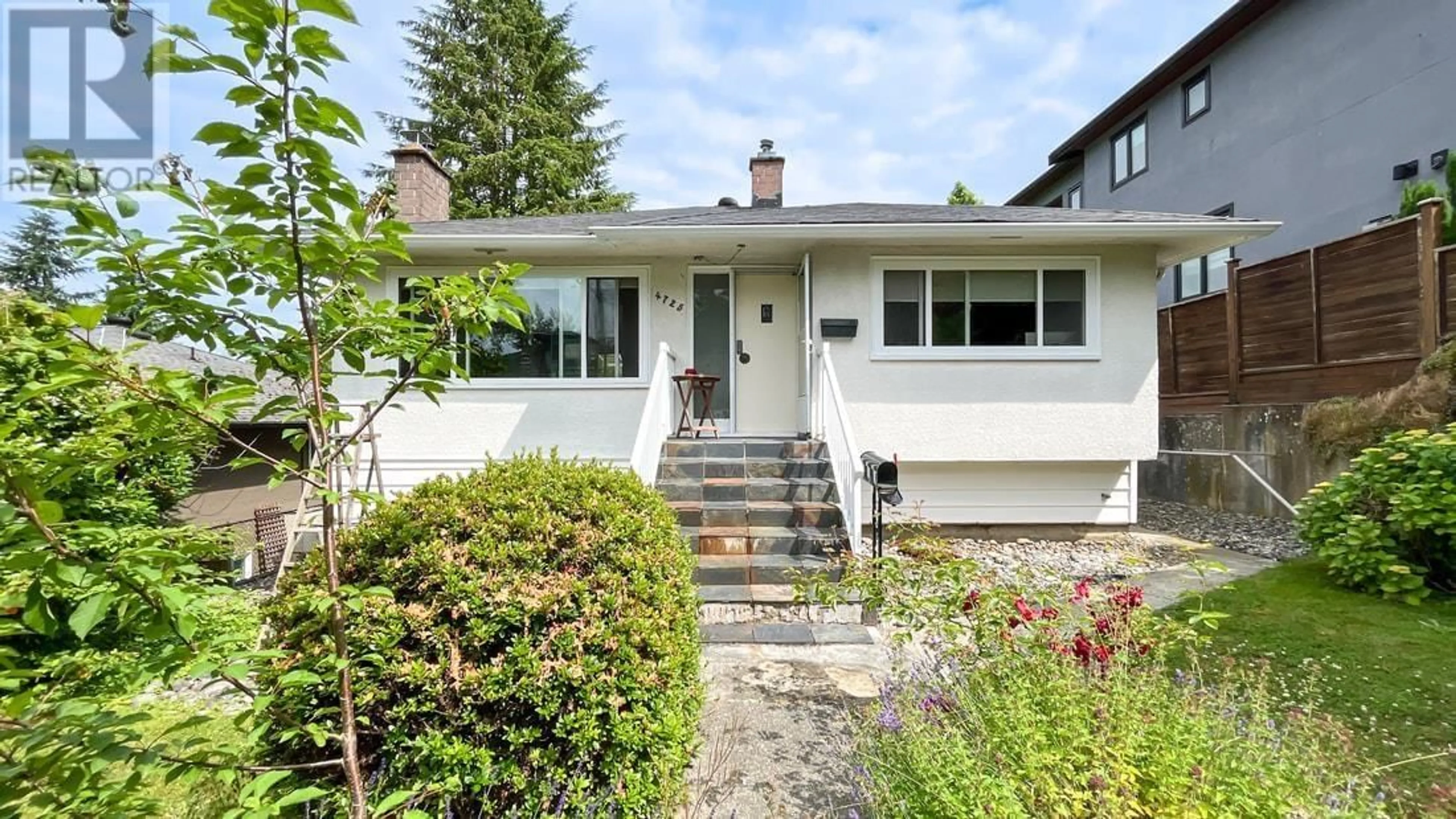 Home with vinyl exterior material, street for 4725 CAMBRIDGE STREET, Burnaby British Columbia V5C1H8