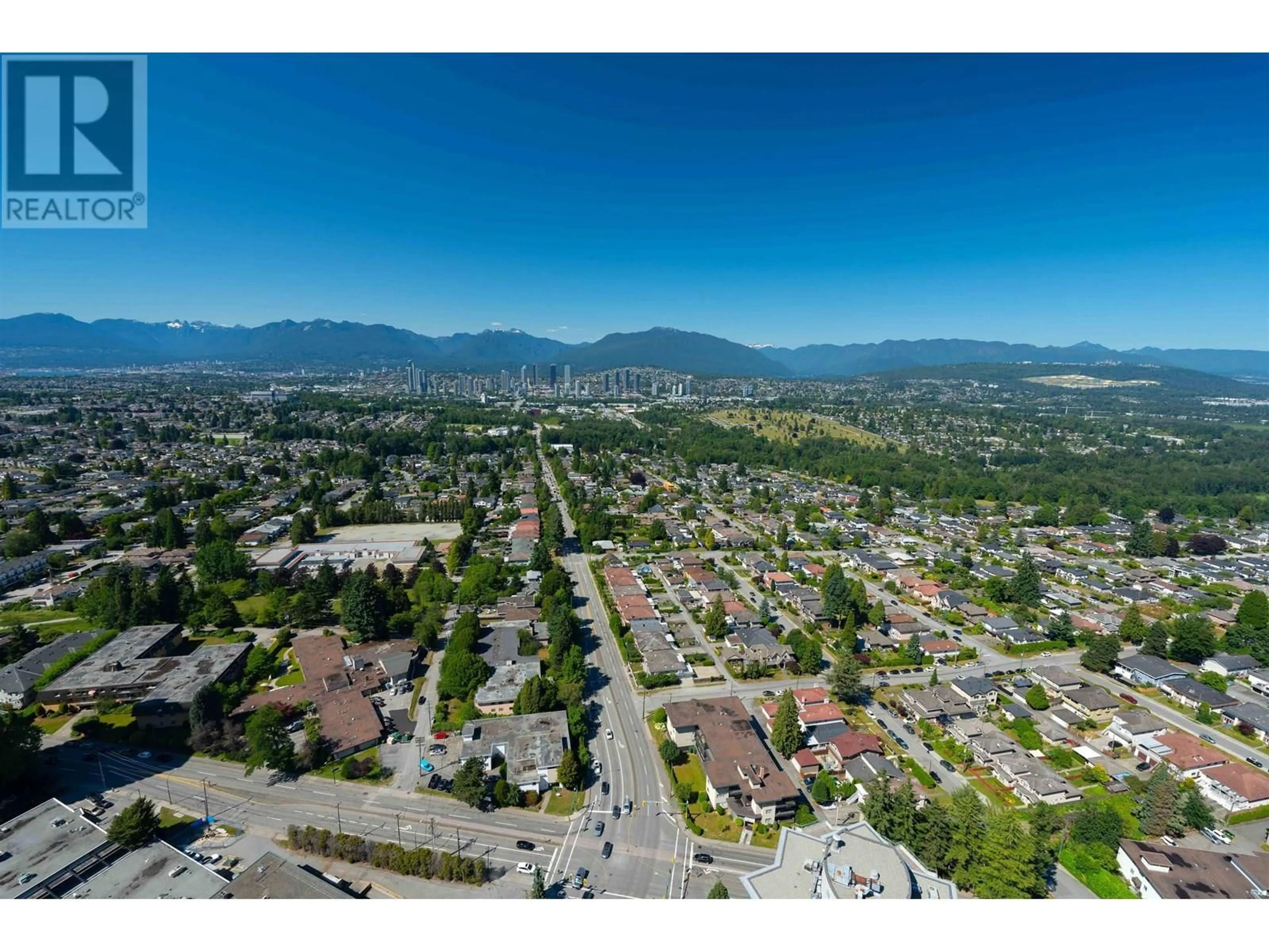A pic from outside/outdoor area/front of a property/back of a property/a pic from drone, mountain view for 3909 - 4508 HAZEL STREET, Burnaby British Columbia V5H0E4