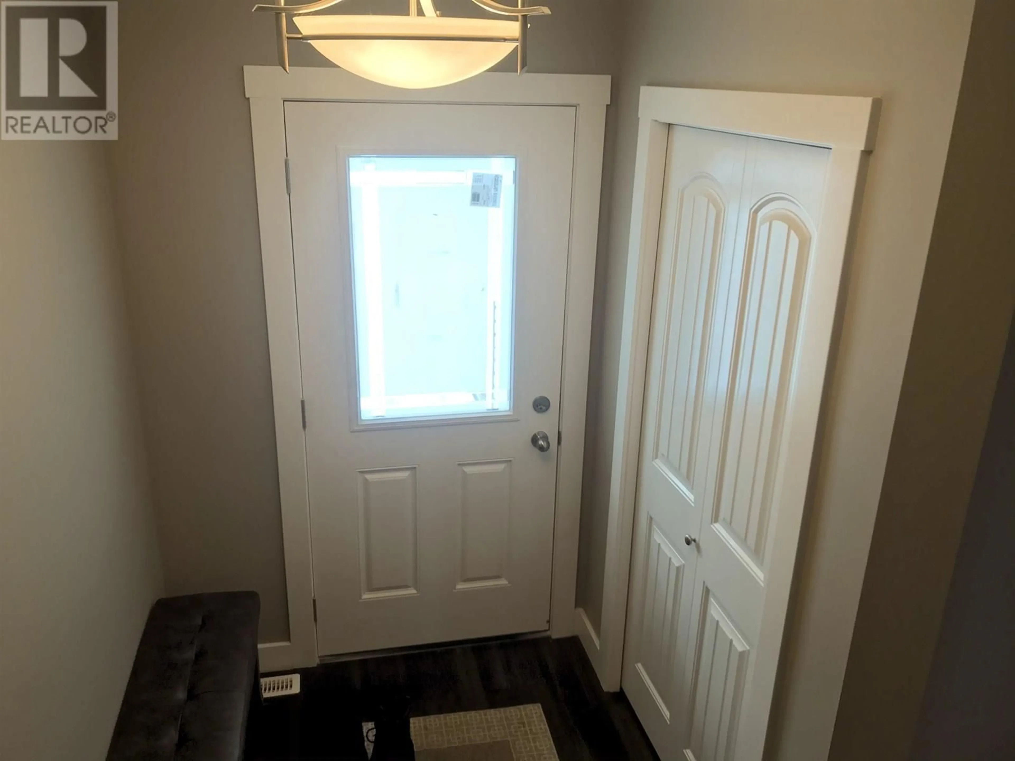 Indoor entryway for 121 - 10104 114A AVENUE, Fort St. John British Columbia V1J0K5