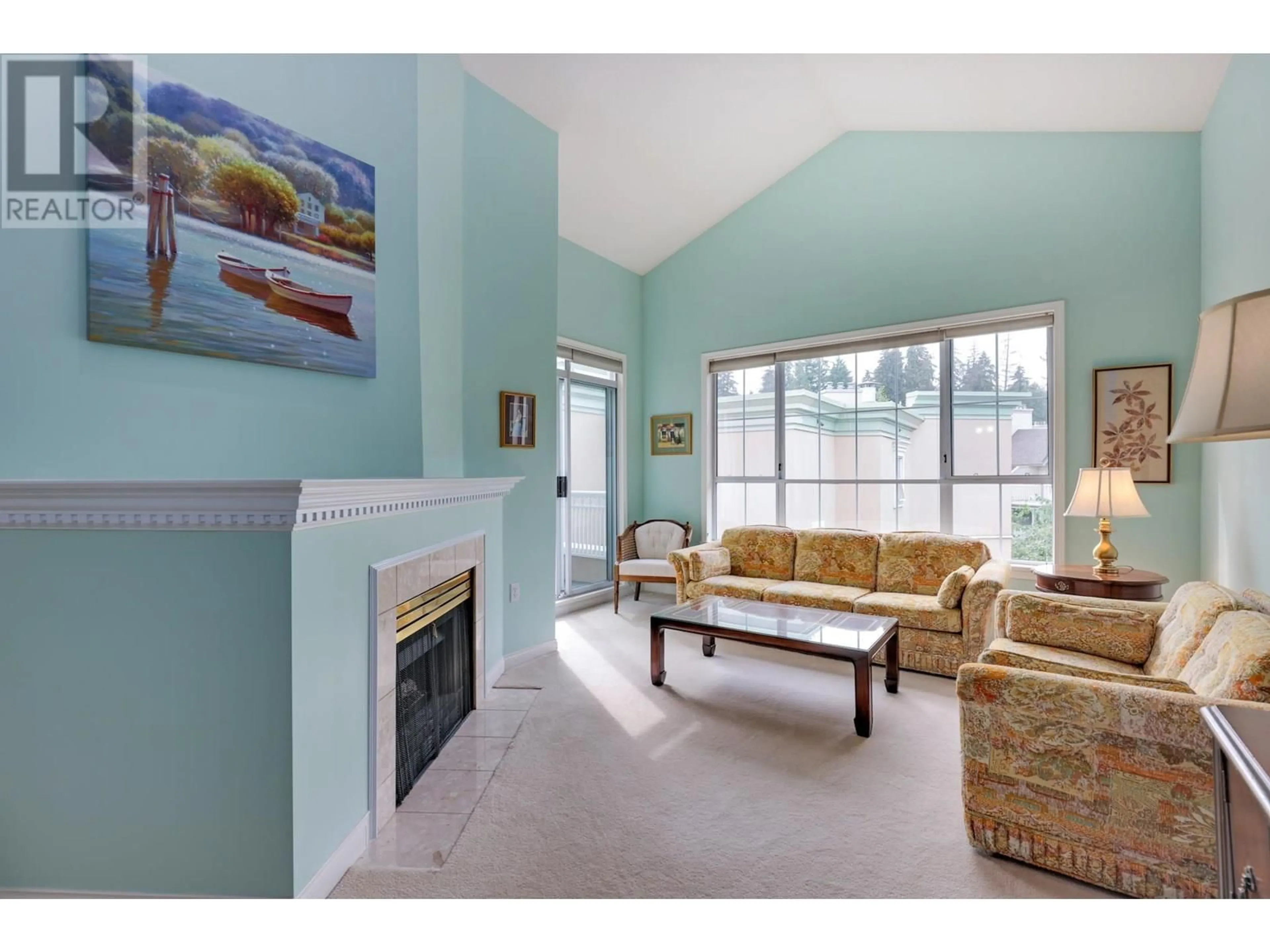 Living room with furniture, unknown for 412 - 2995 PRINCESS CRESCENT, Coquitlam British Columbia V3B7N1
